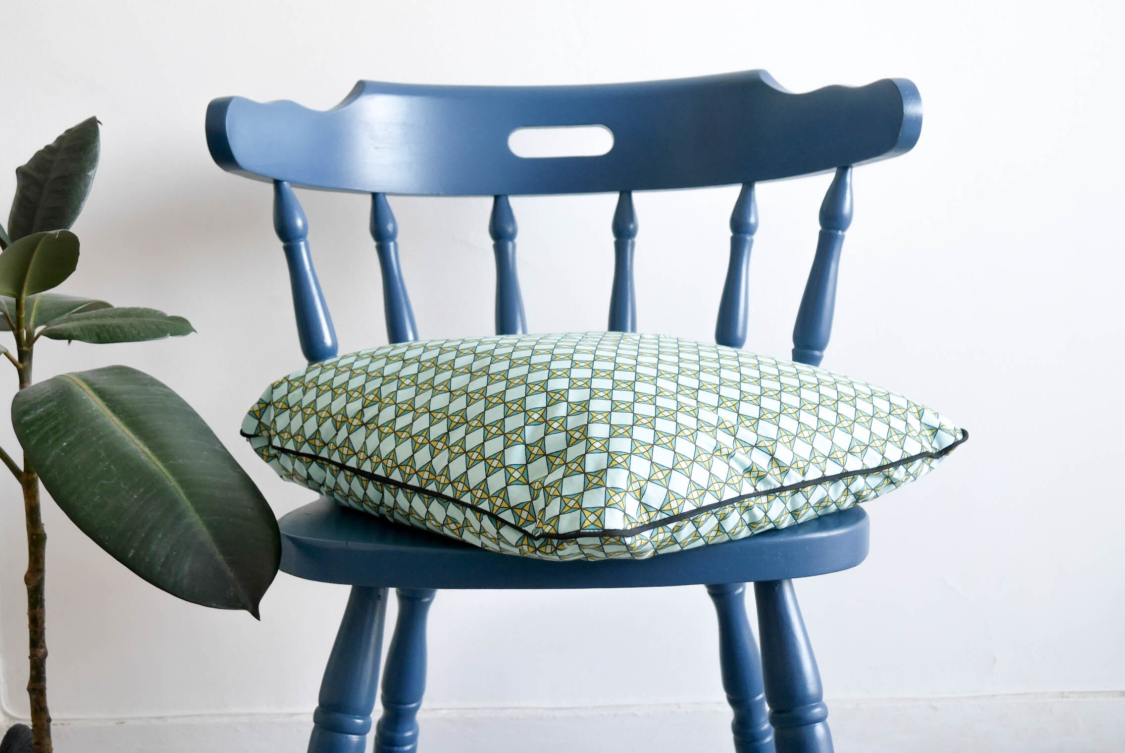 Graphic cushion style wax