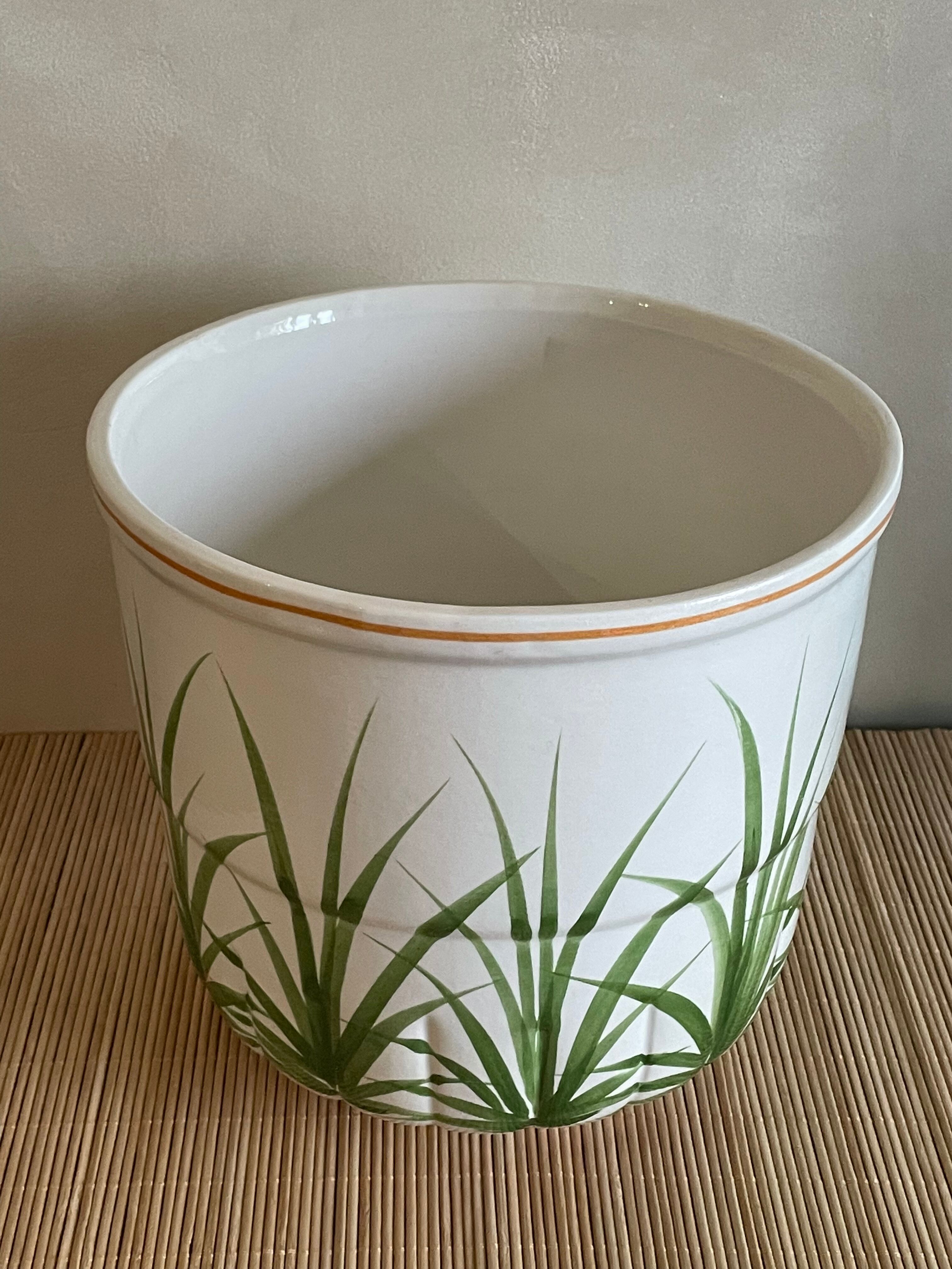 Ceramic pot cache Italy