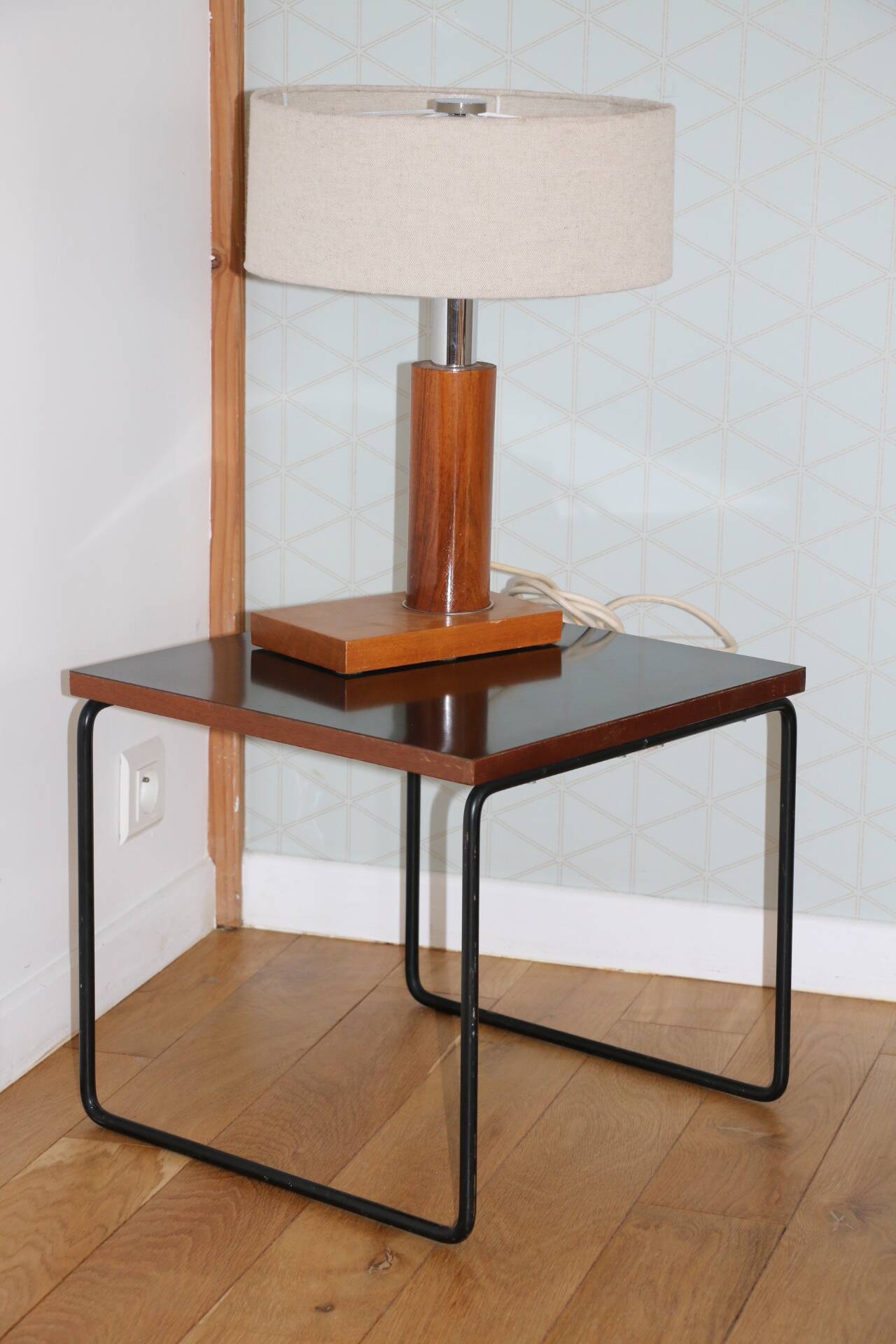 Flying coffee table Guariche Steiner