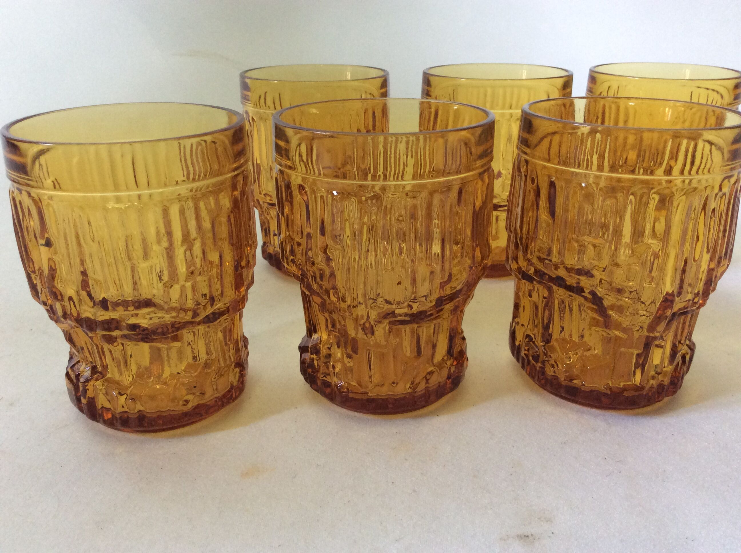 6 vintage glasses