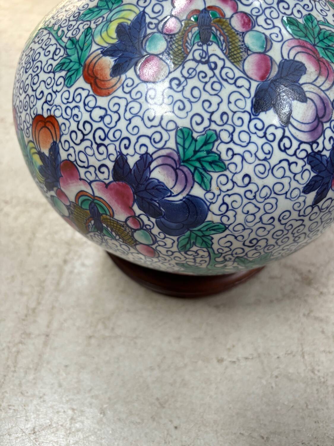 CHINA Polychrome porcelain vase decorated with butterflies Signed under the base 43cm
