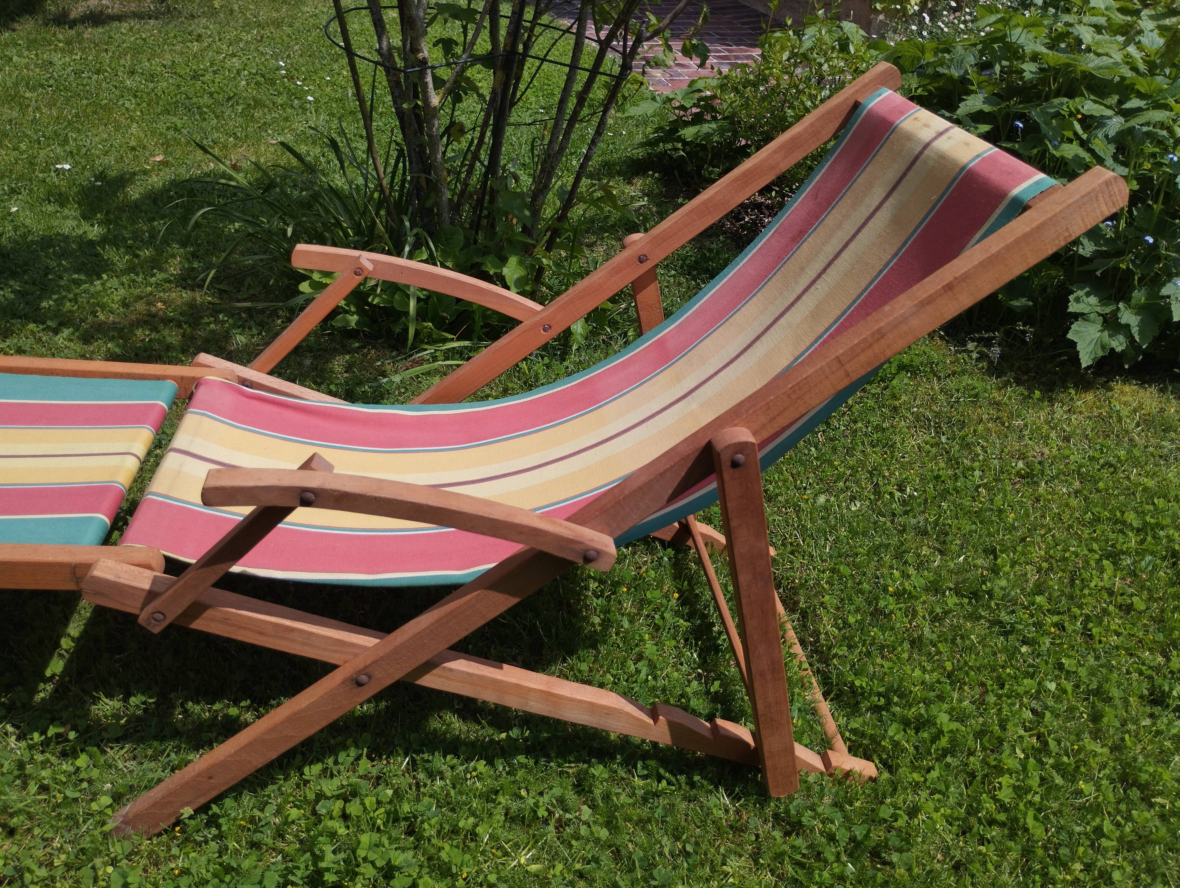 Vintage children's deckchair, sun lounger, striped canvas, 1960-1970.