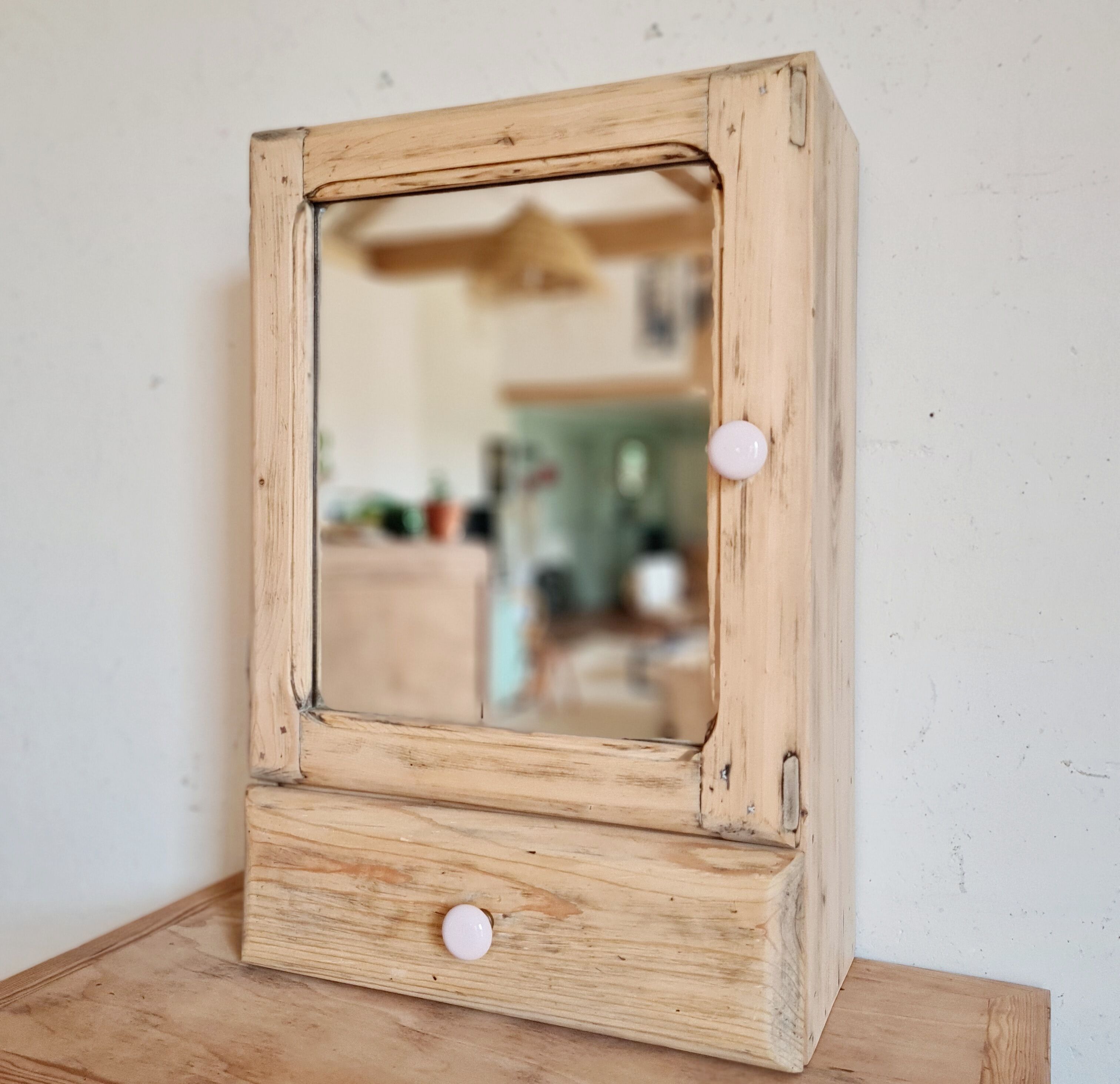 Vintage medicine cabinet 50s raw wood