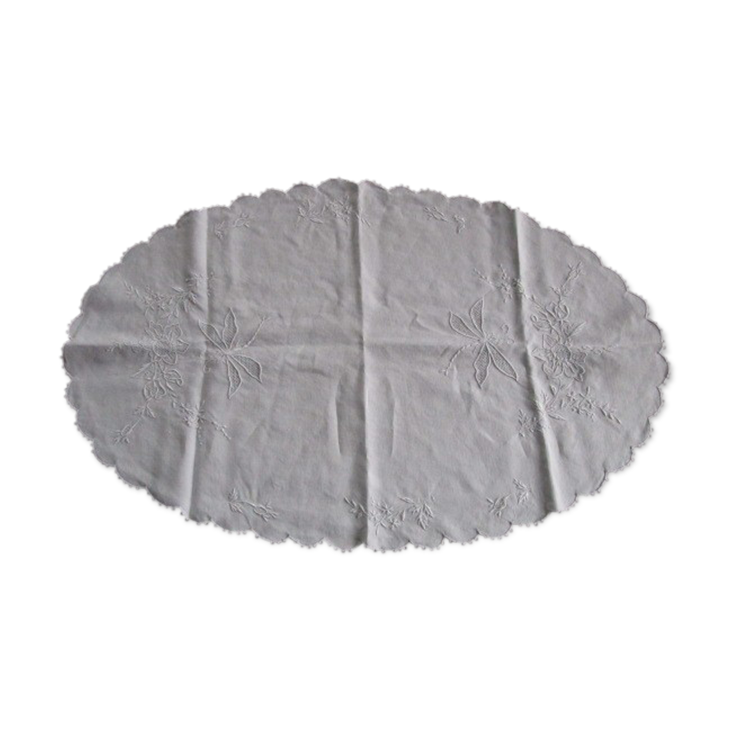 Napperon brodé 76 cm x 50 cm