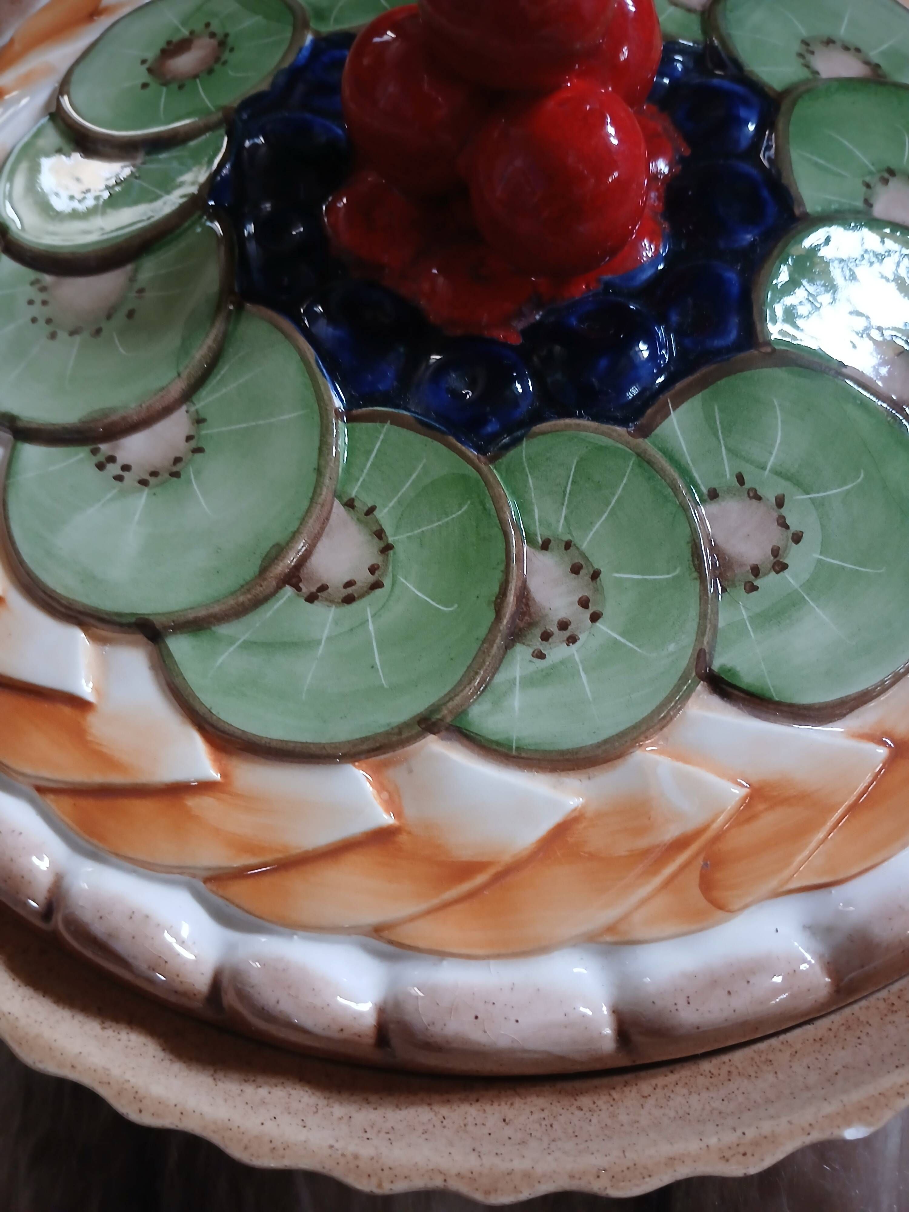 Plat à tarte ancien en barbotine