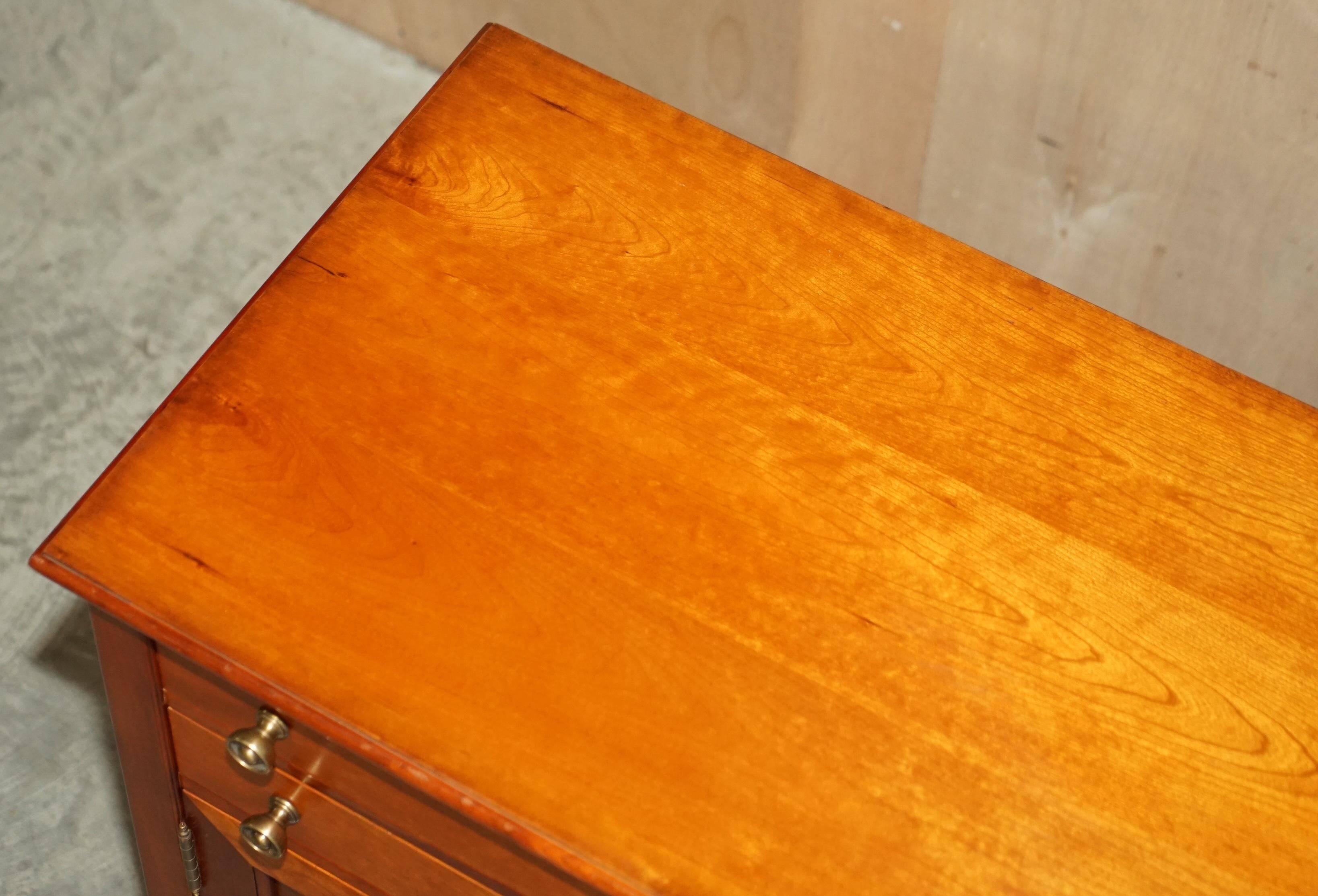 Large buffet Multiyork in solid cherry wood with six drawers.