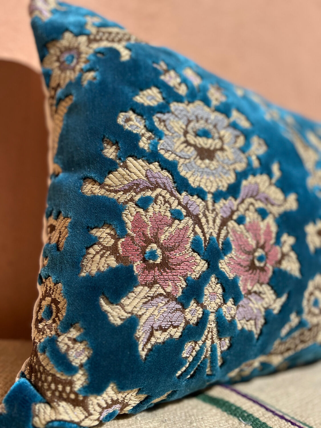 Velvet cushion 40x60cm