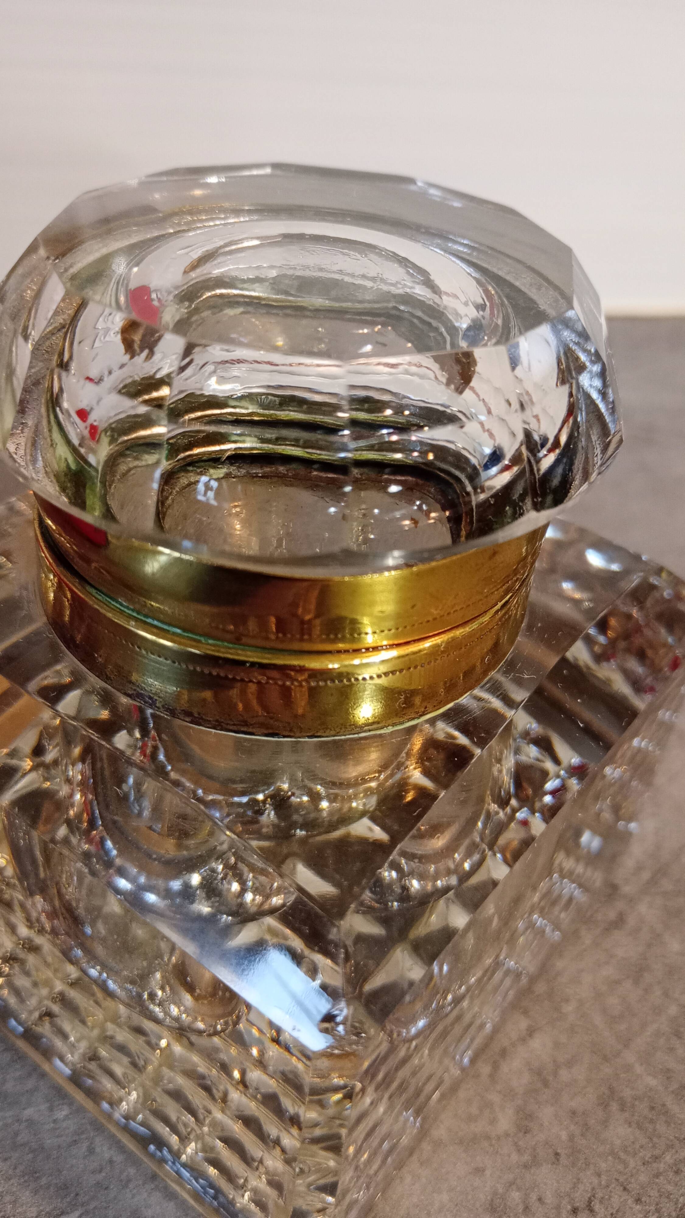 Encrier en cristal taillé et bronze