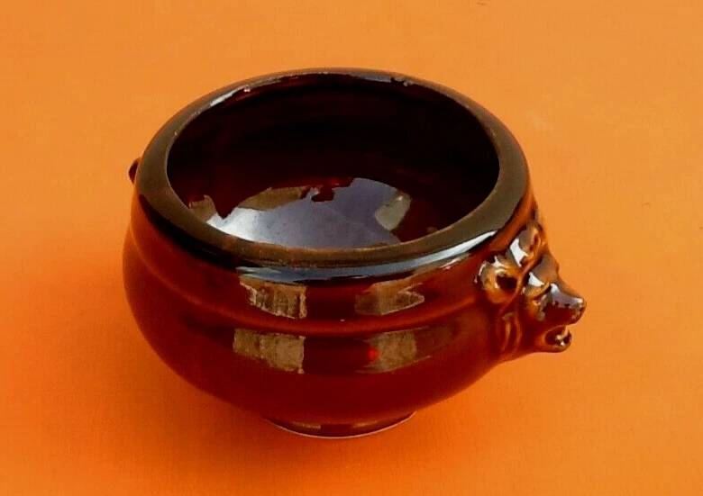 4 onion soup bowls, glazed ceramic, "lion head" decoration.