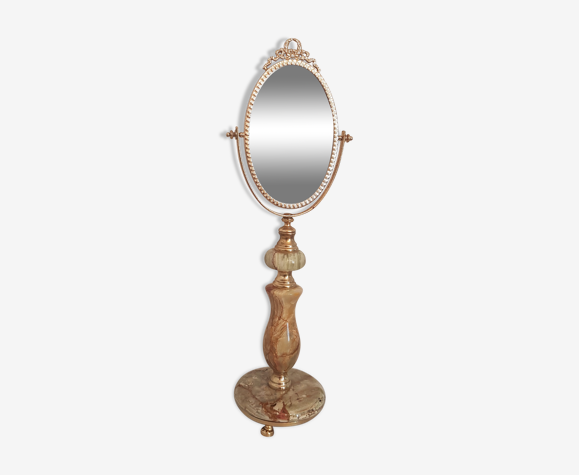 Miroir sur pied en marbre