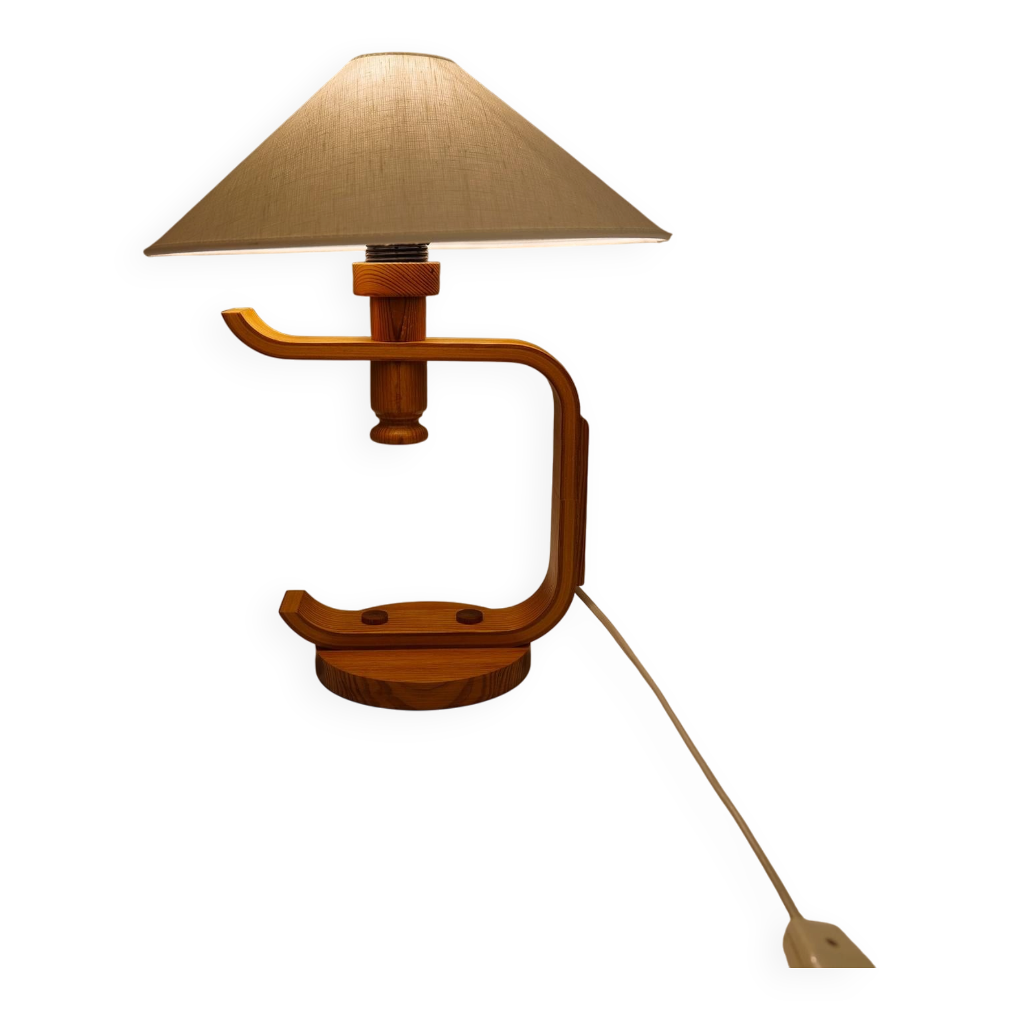 Mid-century modern sculptural table lamp in pine, 1970s.
