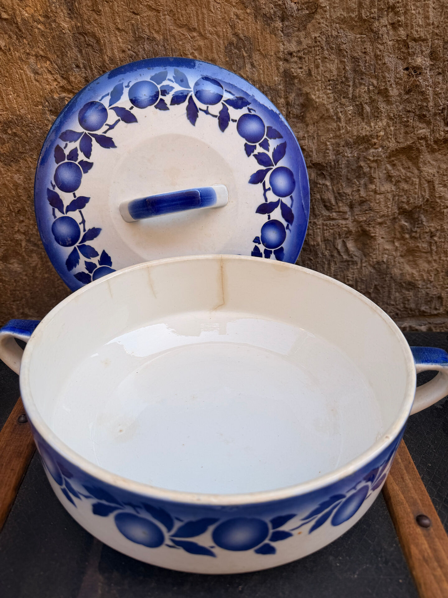 Vegetable dish / soup tureen St Amand