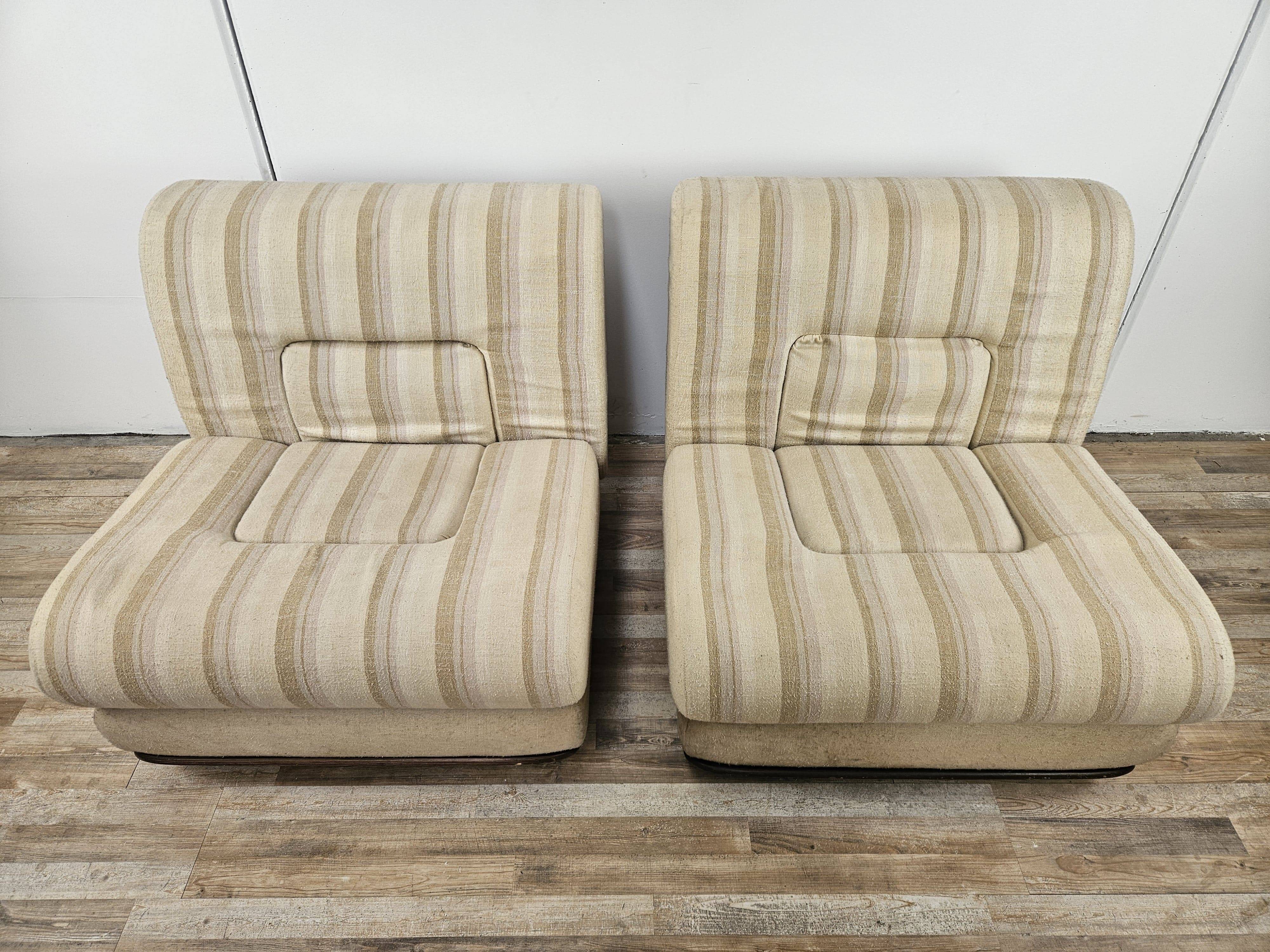 Fauteuils italiens du milieu du siècle en bois et tissu