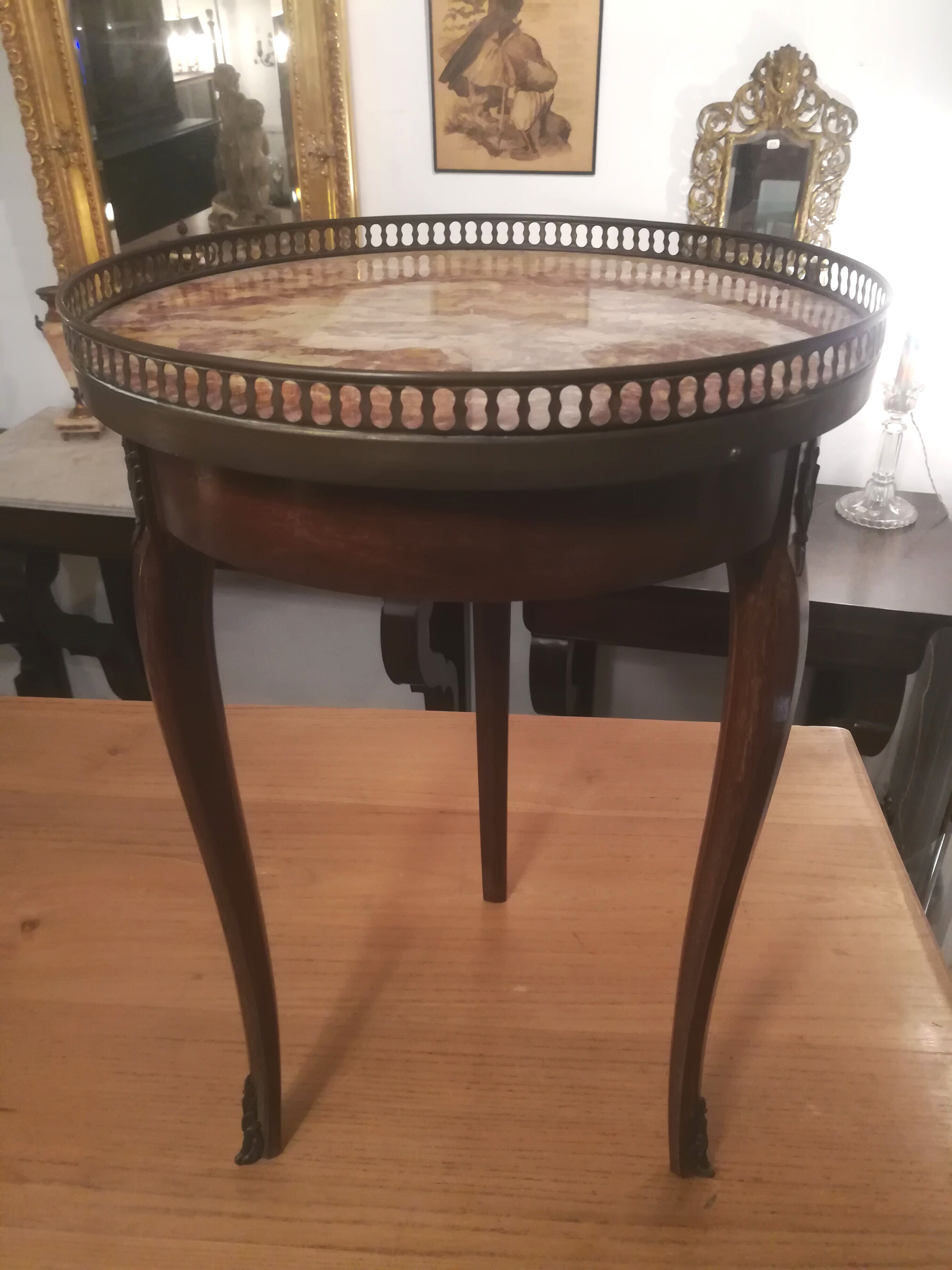 Tripod coffee table in mahogany and marble