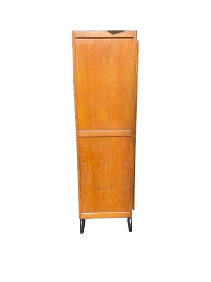 Wooden locker with tubular base