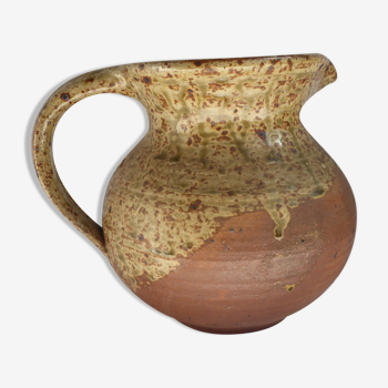 Signed vernissé sandstone pitcher