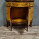 Commode demi-lune de style Louis XV en marqueterie et décors de bronze