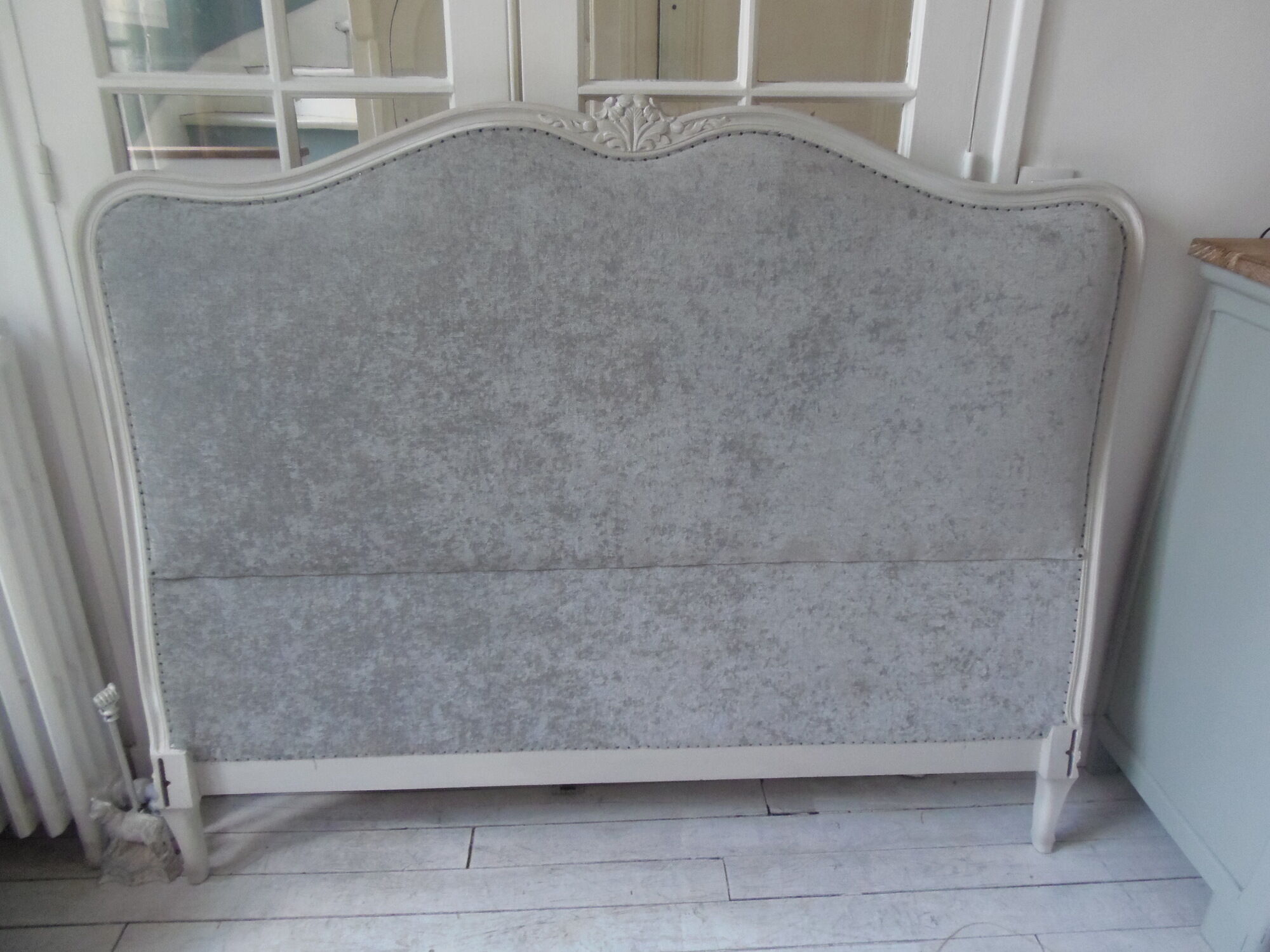 Headboard style Louis XV
