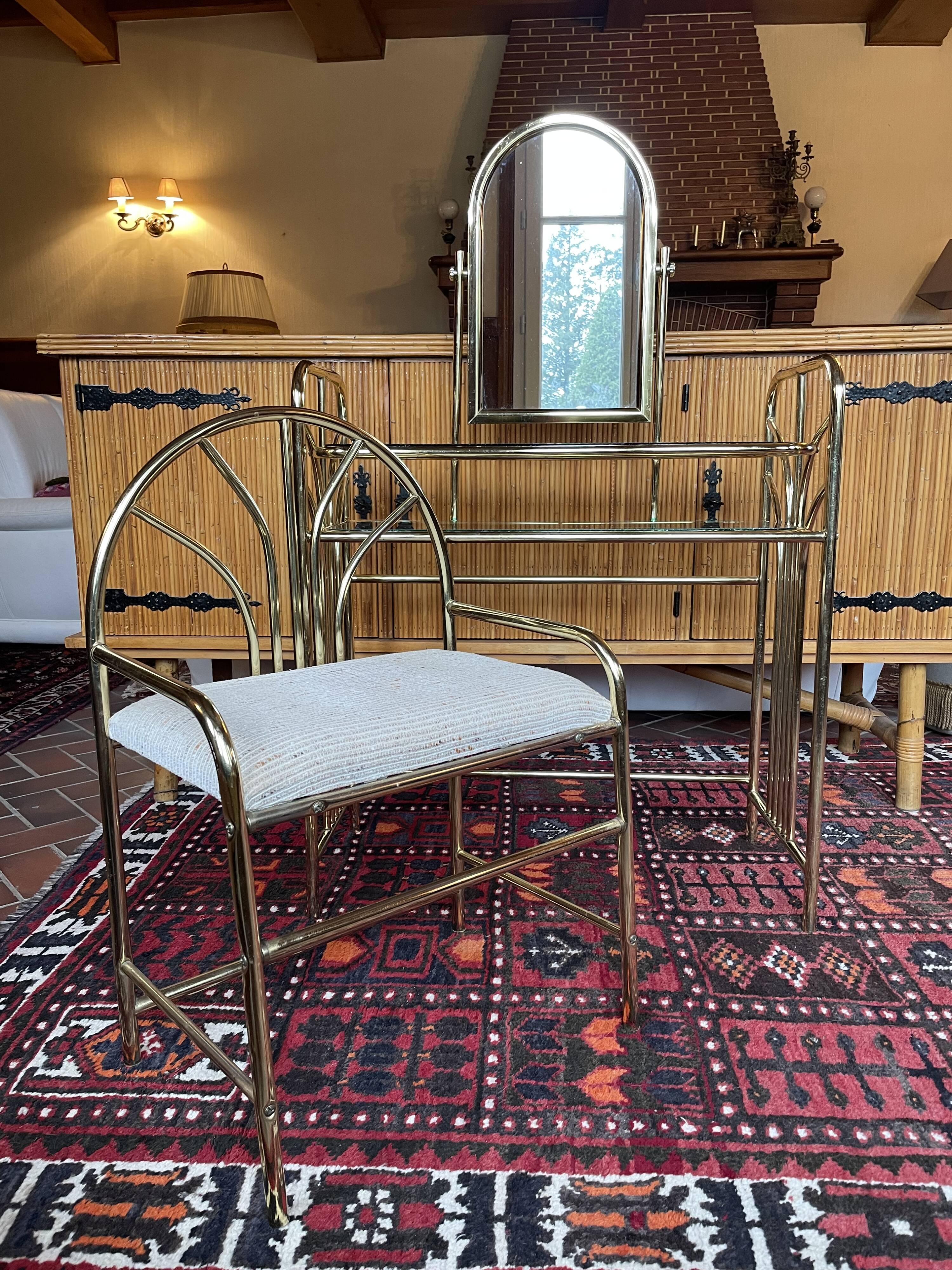 Vintage dressing table and chair