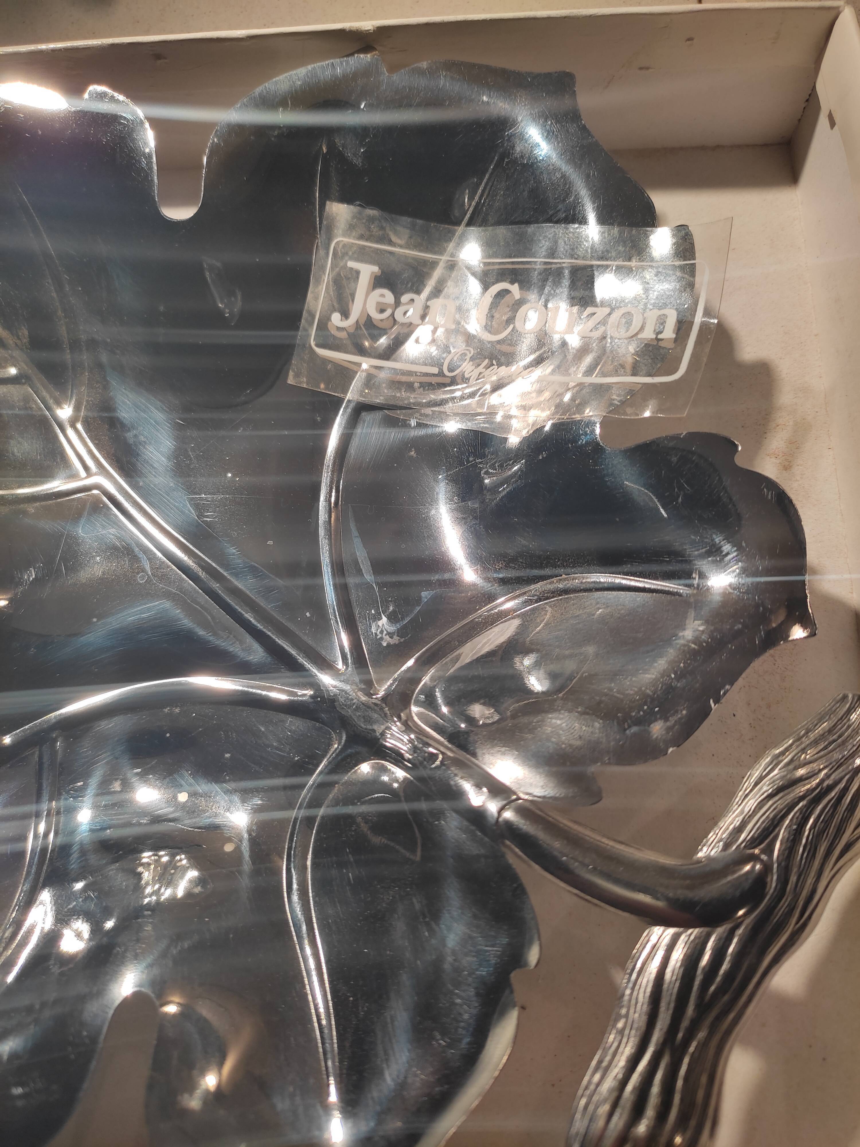 Aperitif dish leaf shape