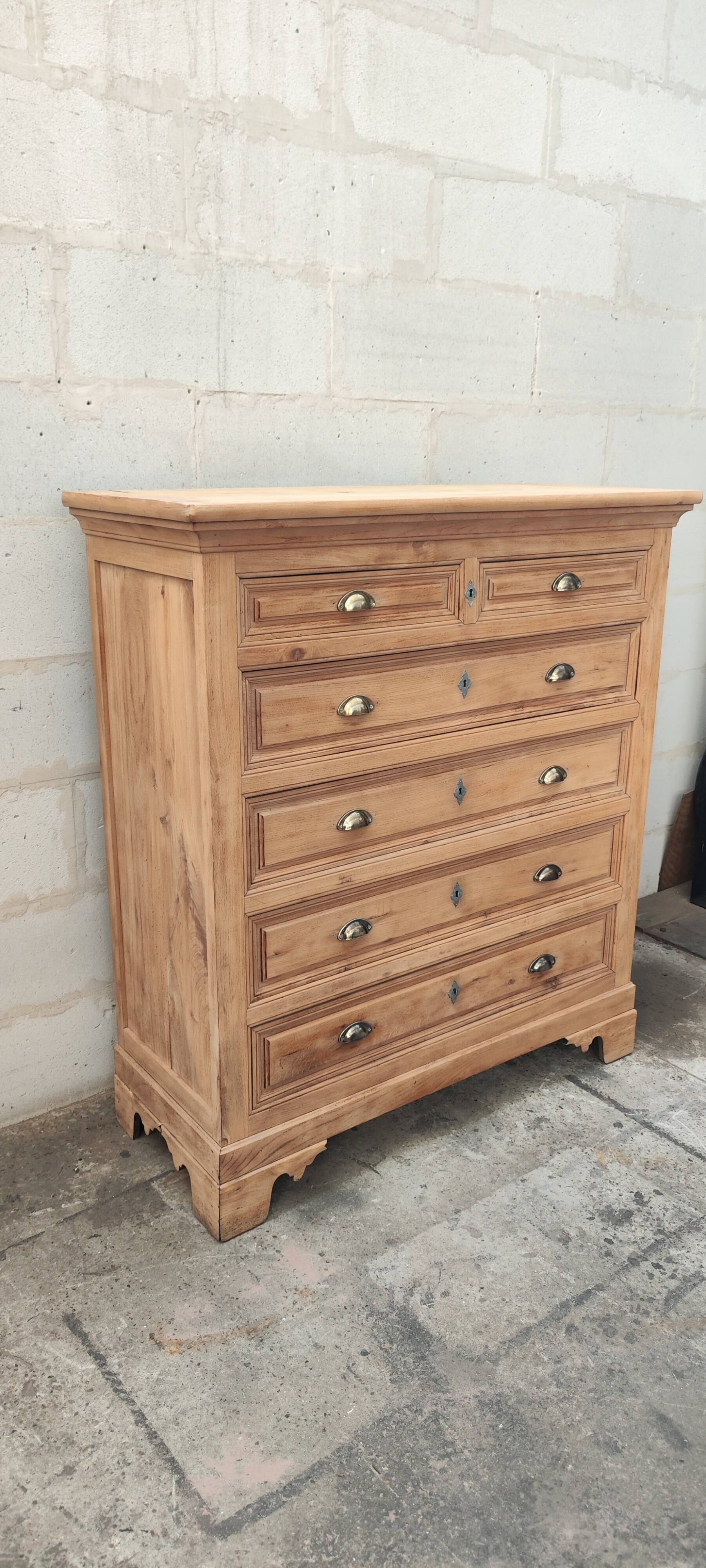 Old large elm chest of drawers with six drawers
