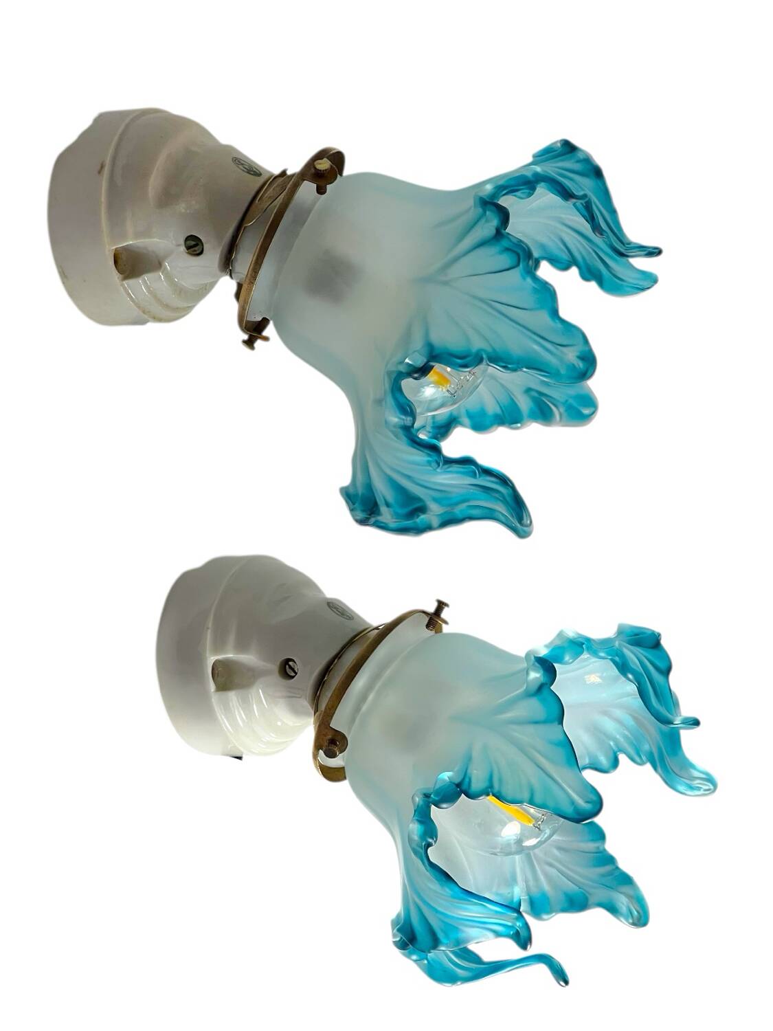 Pair of wall lights with porcelain feet and blue glass tulips in Art Deco style.