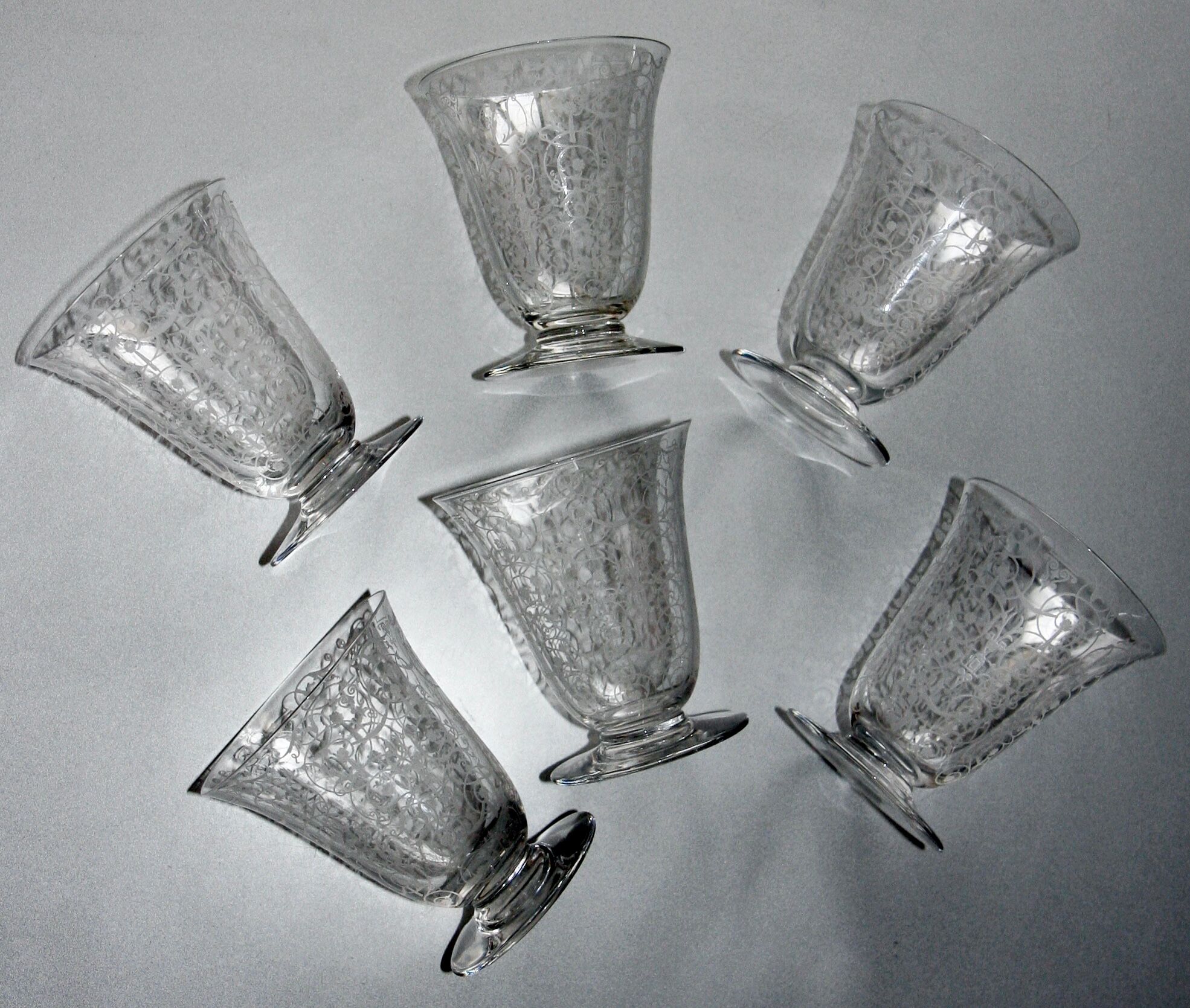 Six glasses of Baccarat wine in engraved crystal, model "Michelangelo"