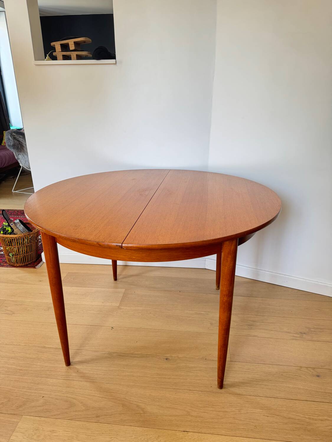 Scandinavian round table with compass legs