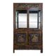 Vitrine cabinet chinois richement sculpté du début XXème