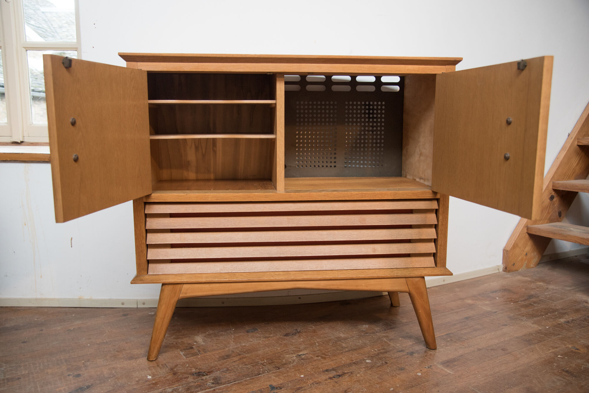 1950s vinyls dresser