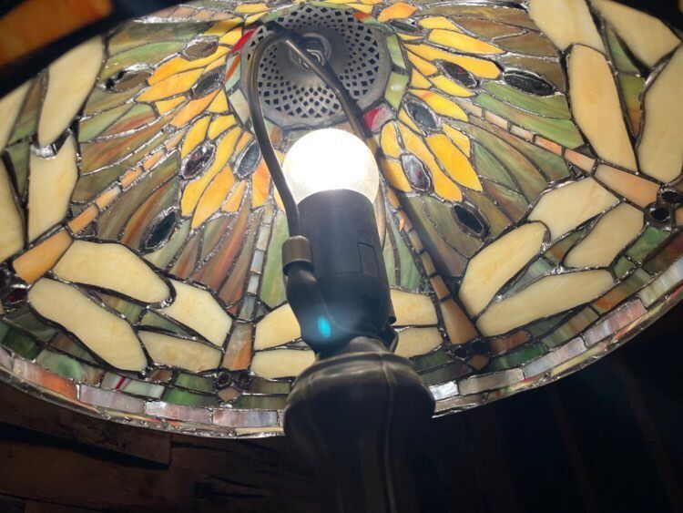 Floor lamp style tiffany dragonfly décor