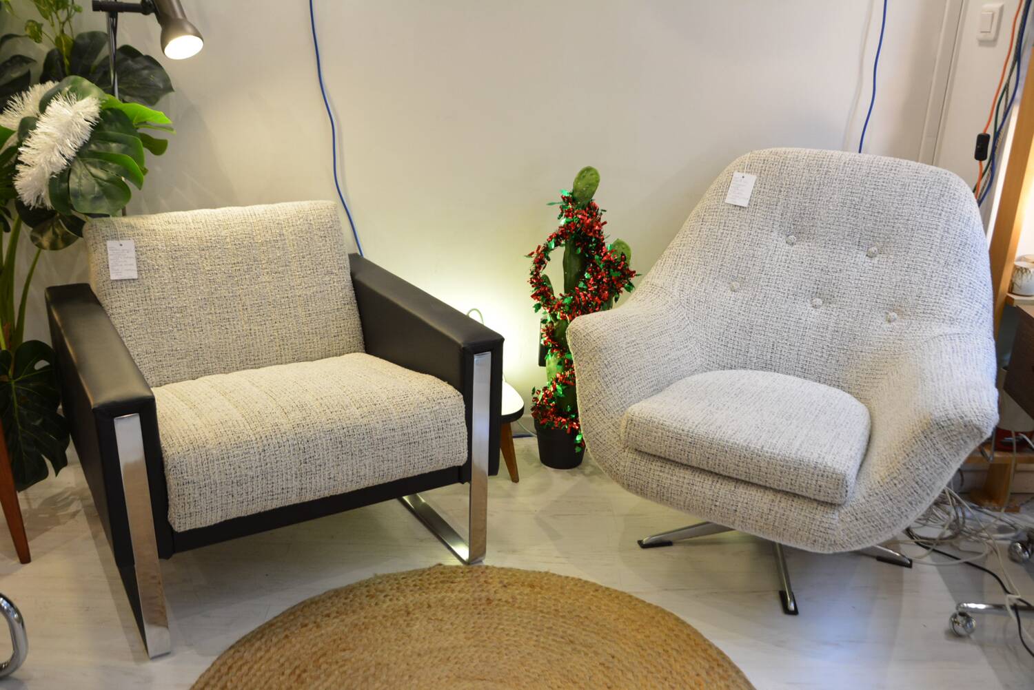 Swivel shell armchair