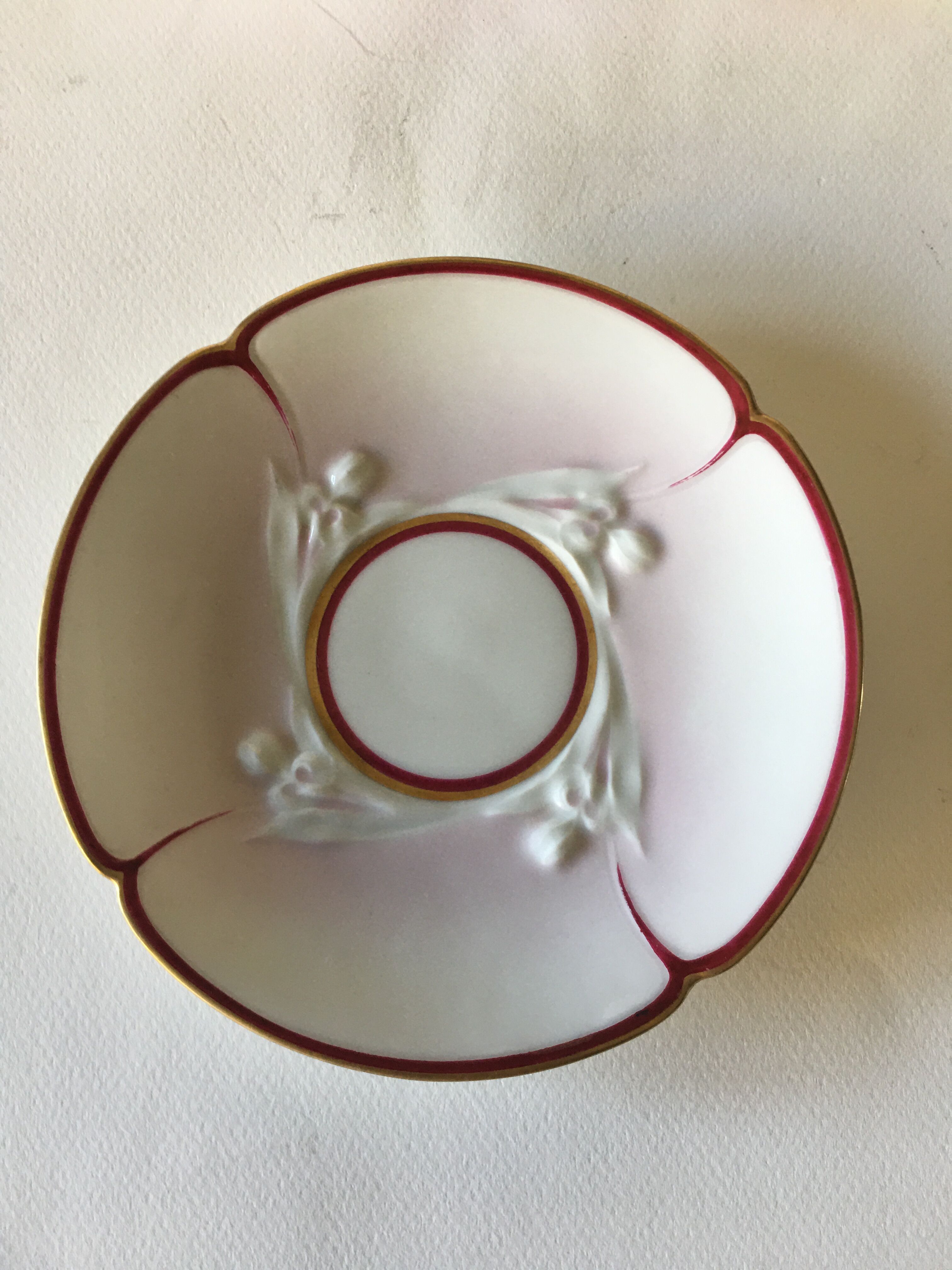 Head to head art nouveau in porcelain