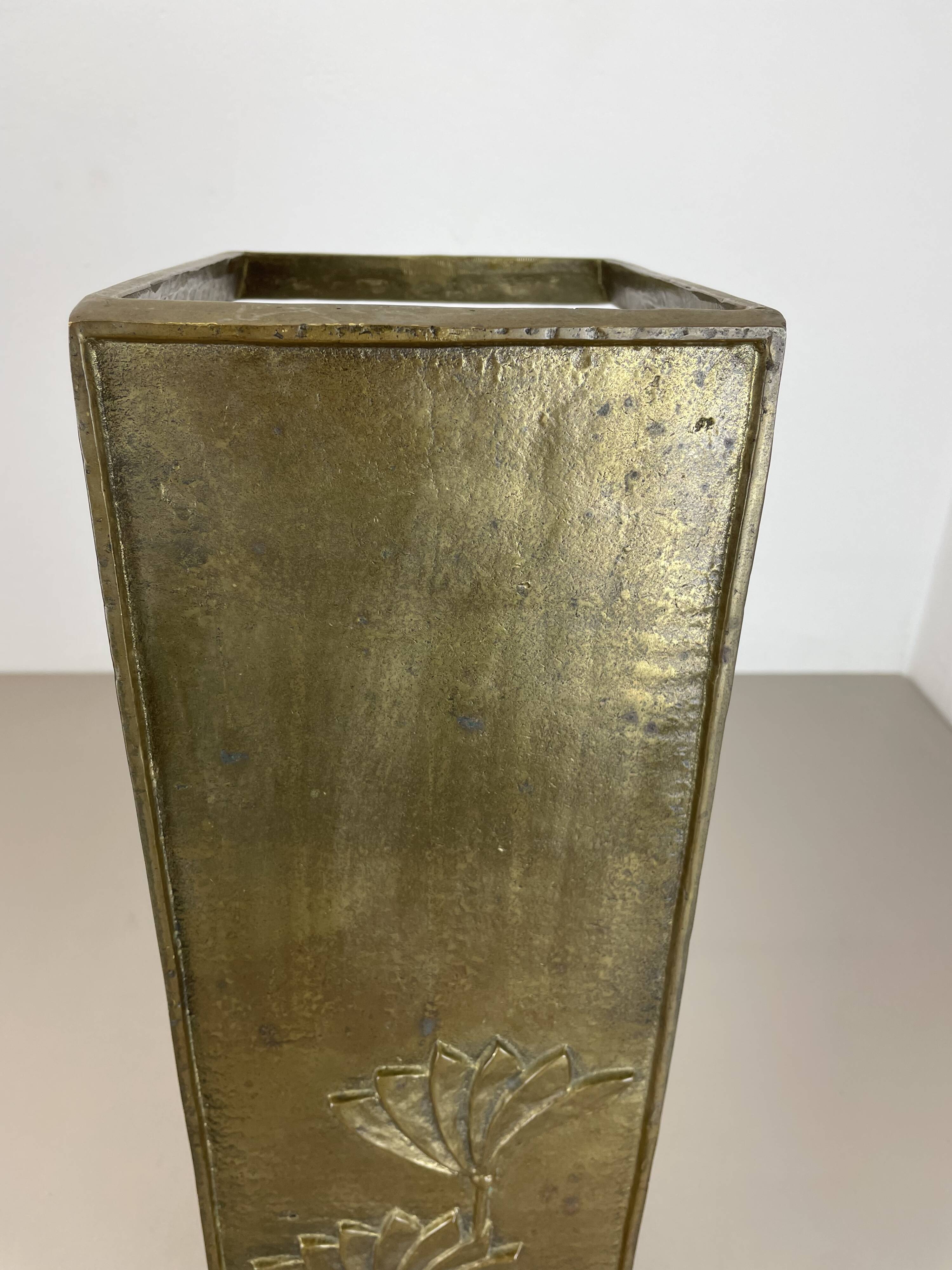 Hollywood Regency Solid 7.5kg Brass Brutalist Floral Umbrella Stand, Italy 1970s