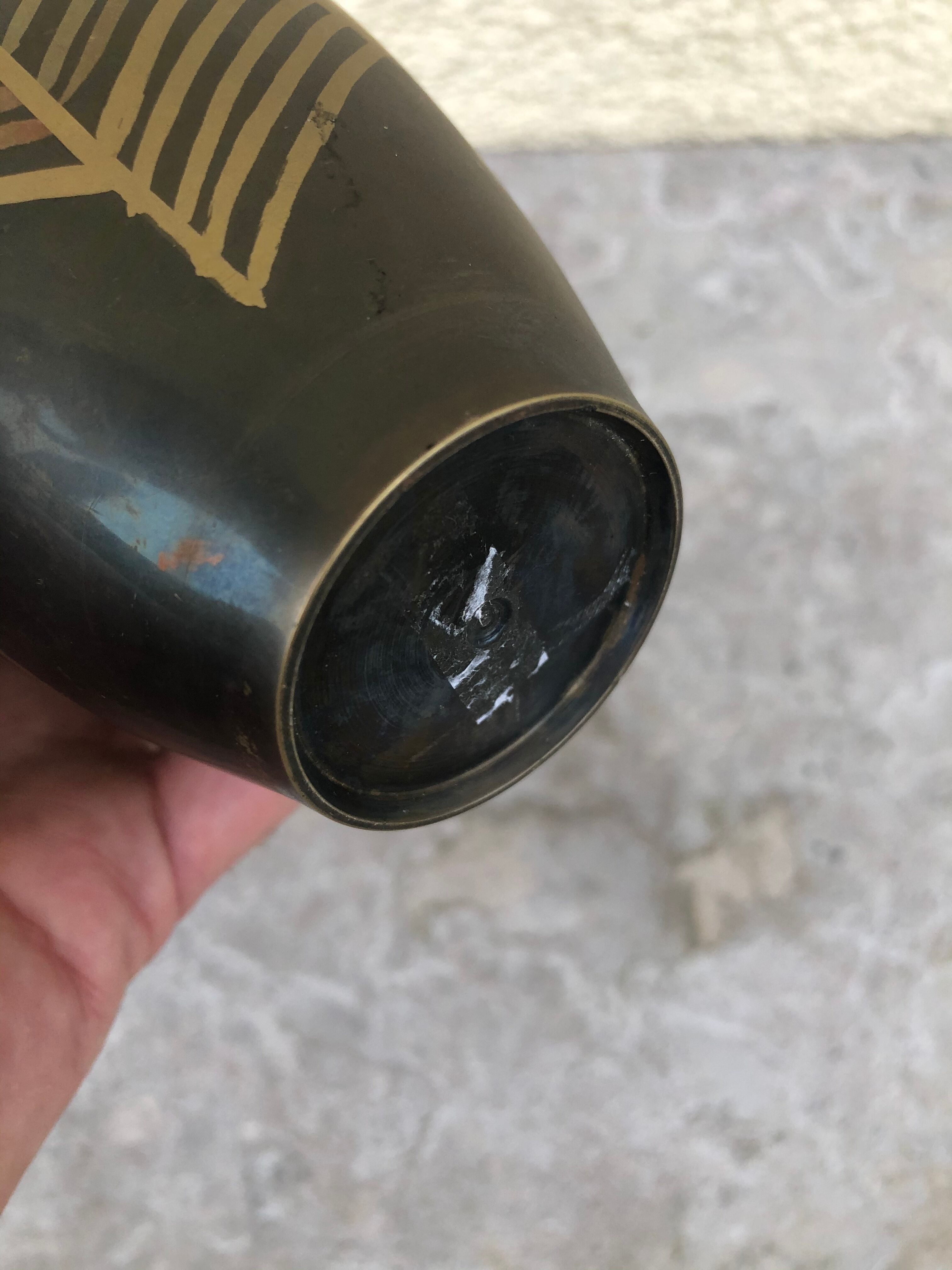 Vase art deco en dinanderie travail français vers 1930 1940