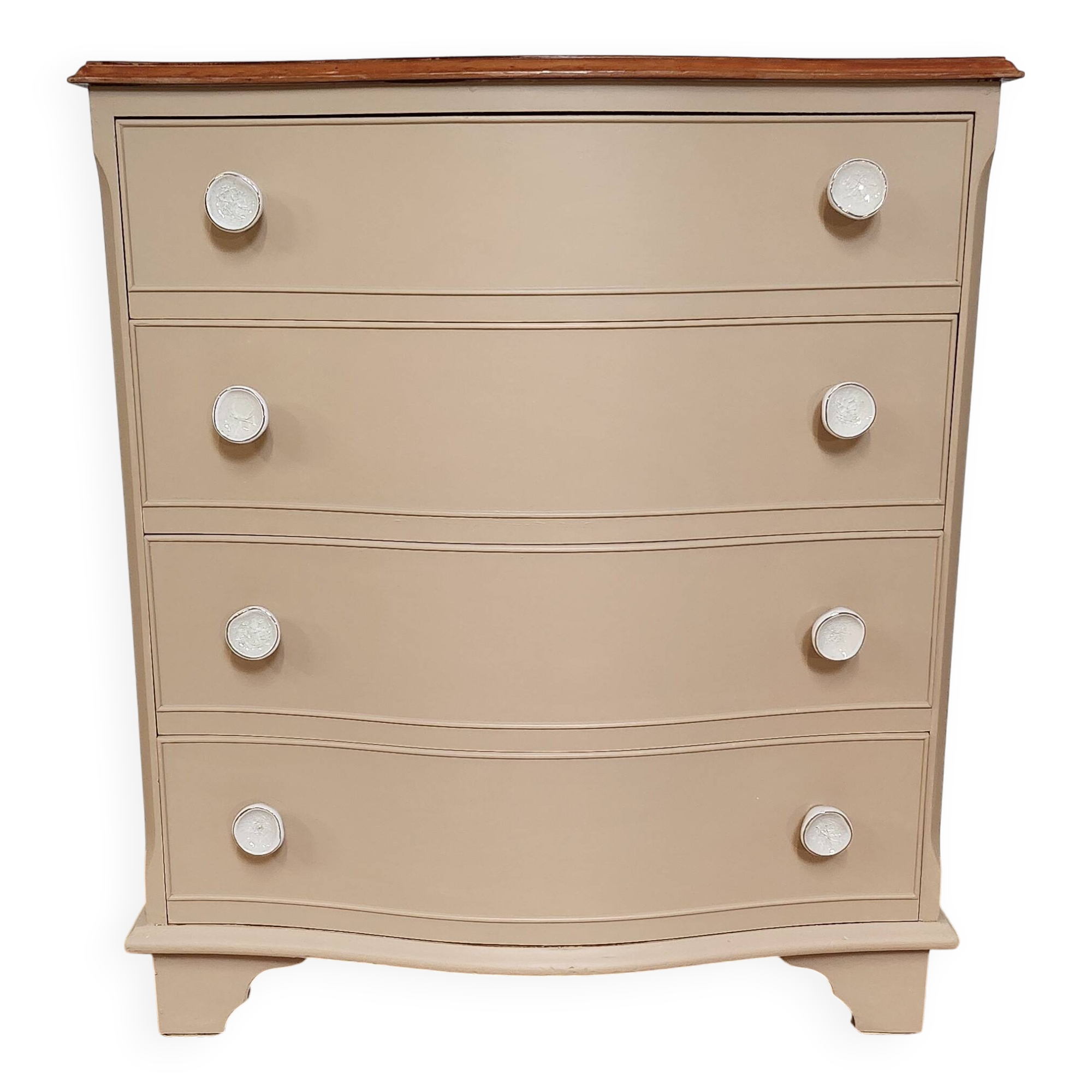 Chest of drawers with rounded front