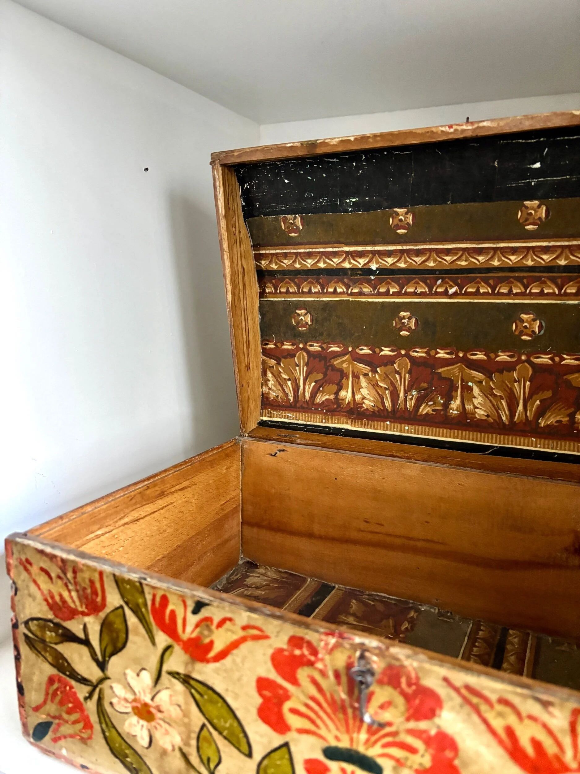 Painted wooden wedding box, early 20th century