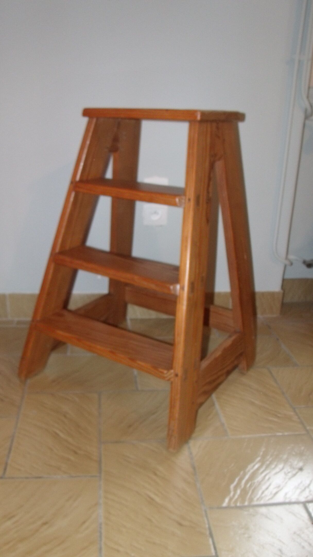 Ladder step wood