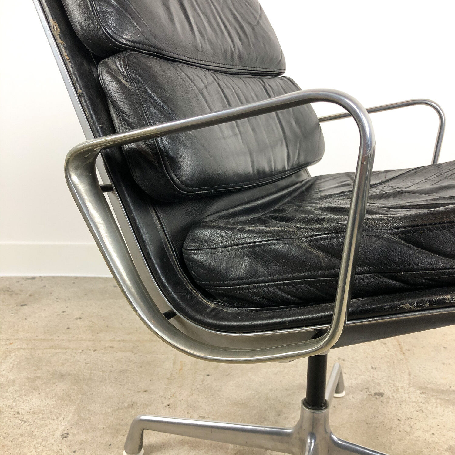 Charles and Ray Eames Softpad chair EA 216 edition Herman Miller, 1960