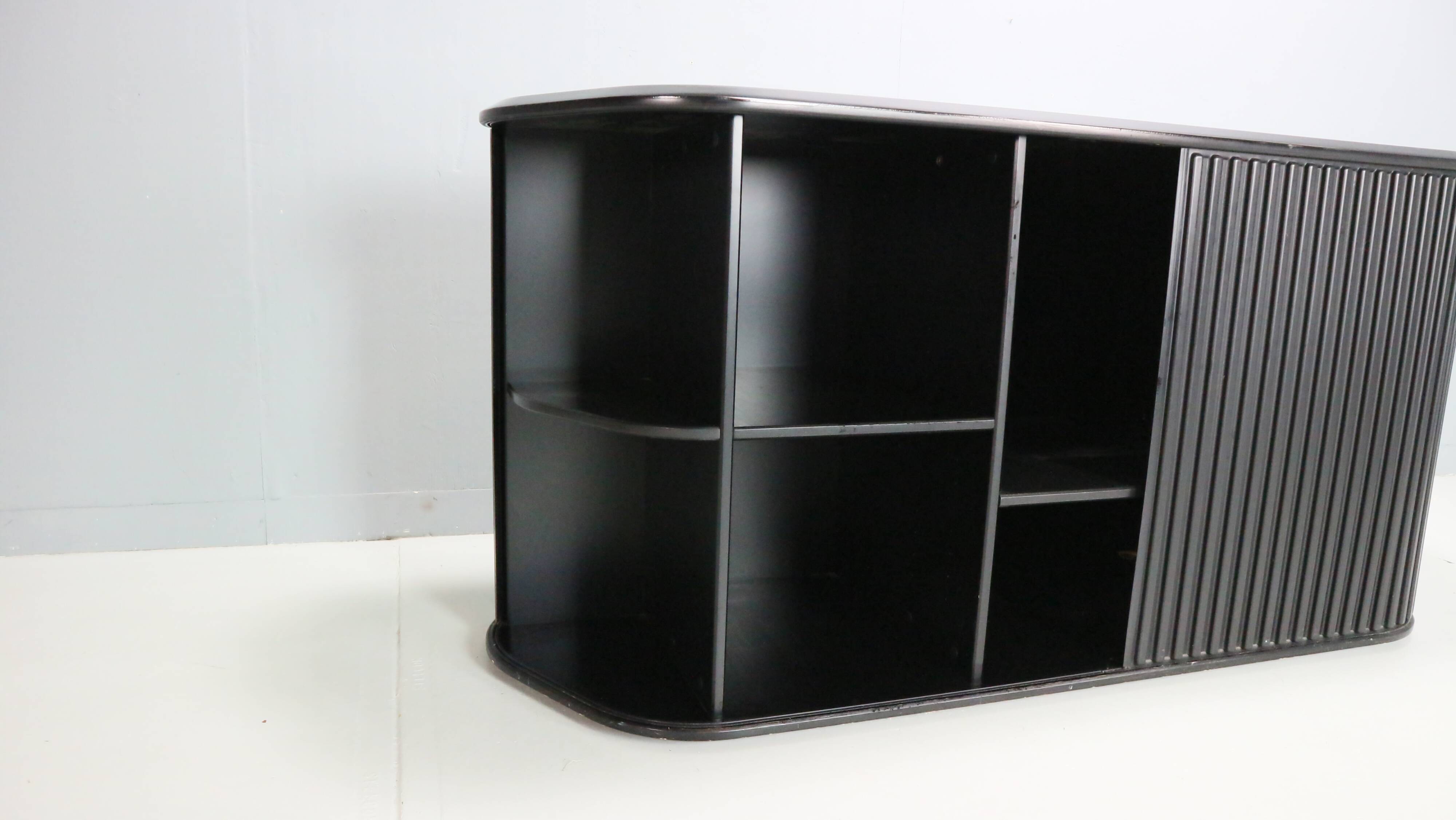 Aldo van den Nieuwelaar roller shutter sideboard 'Amsterdammer' Pastoe Dutc