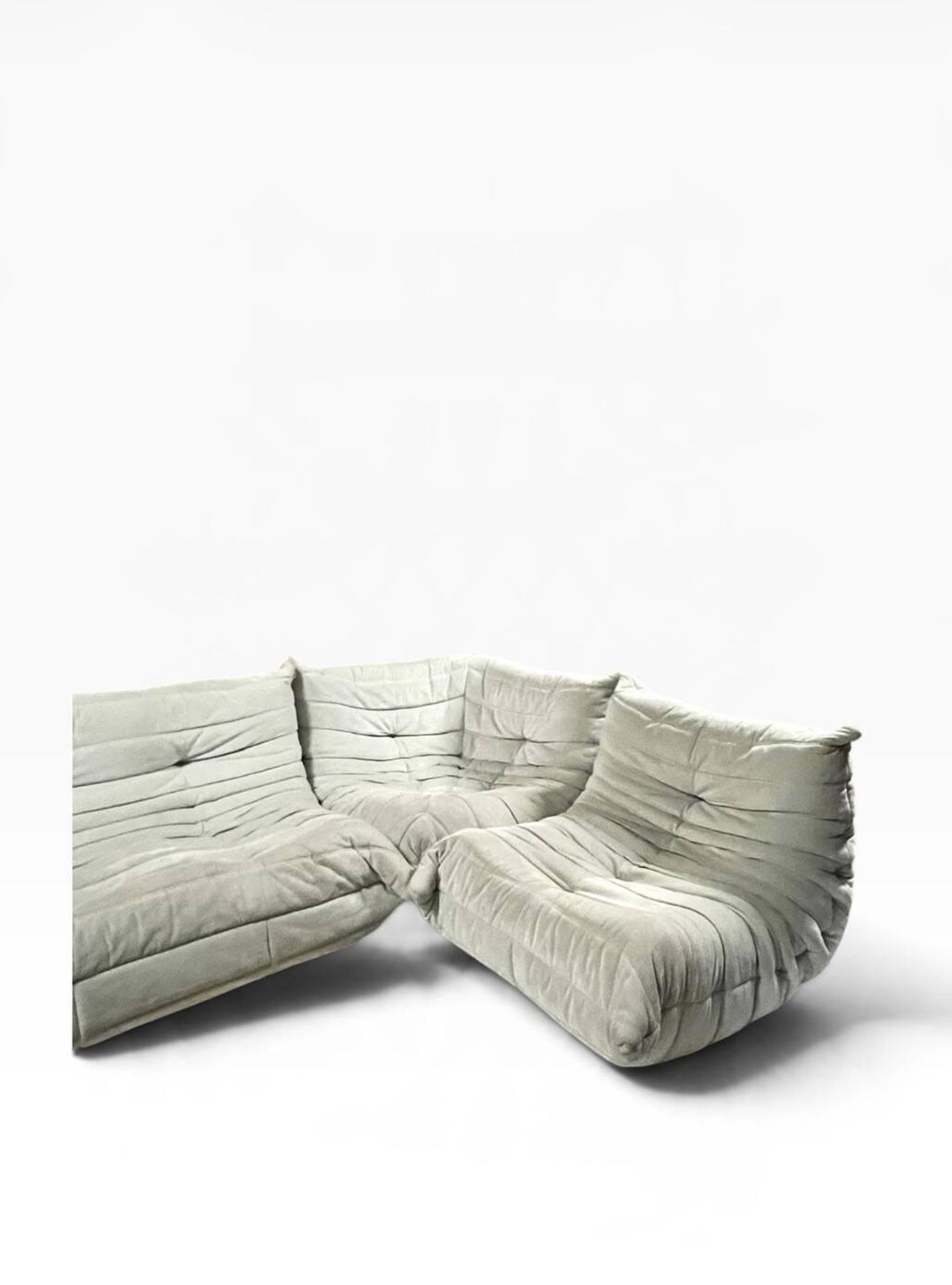 Ensemble modulable Togo en velours grege par Ducaroy, Maison Ligne Roset