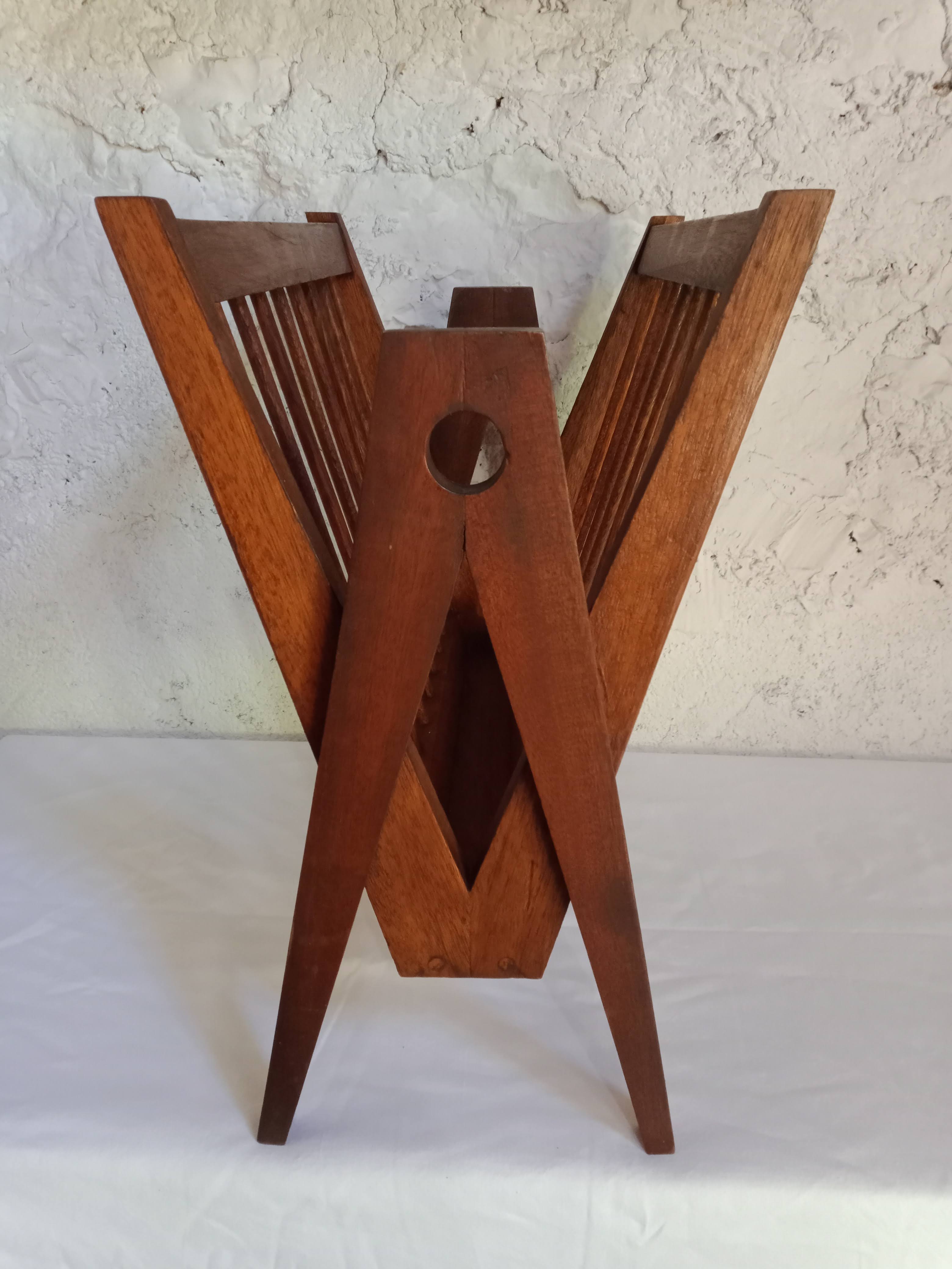 Newspaper holder compass feet 50s