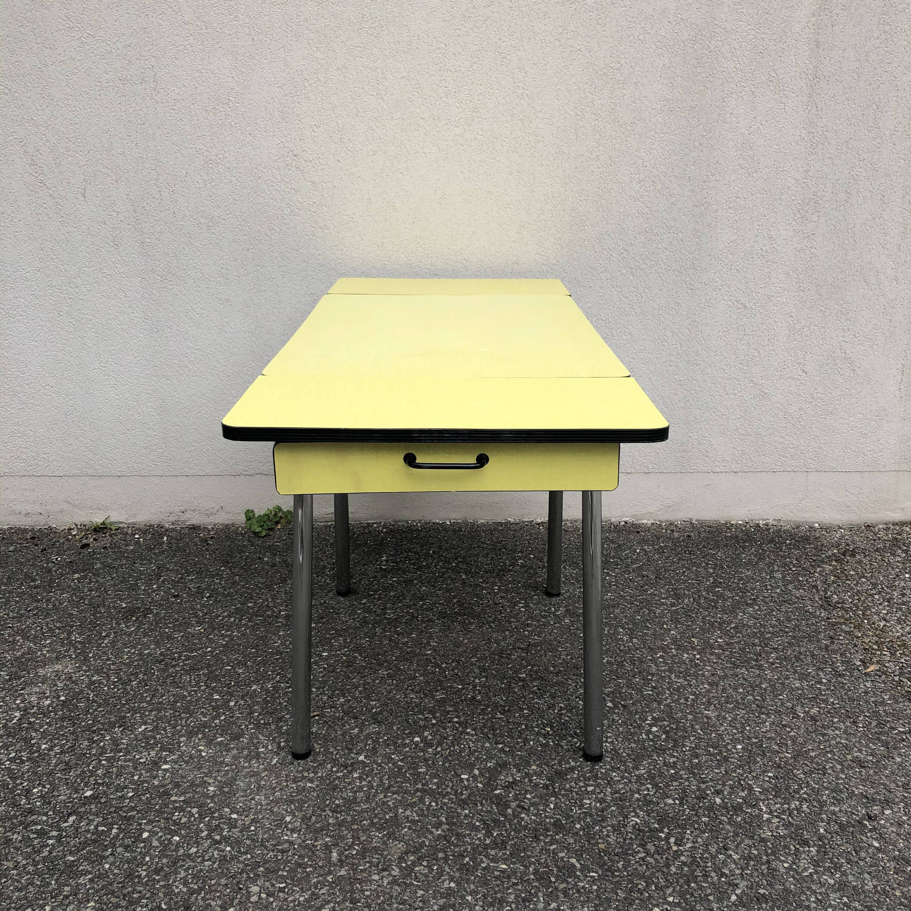 Table formica