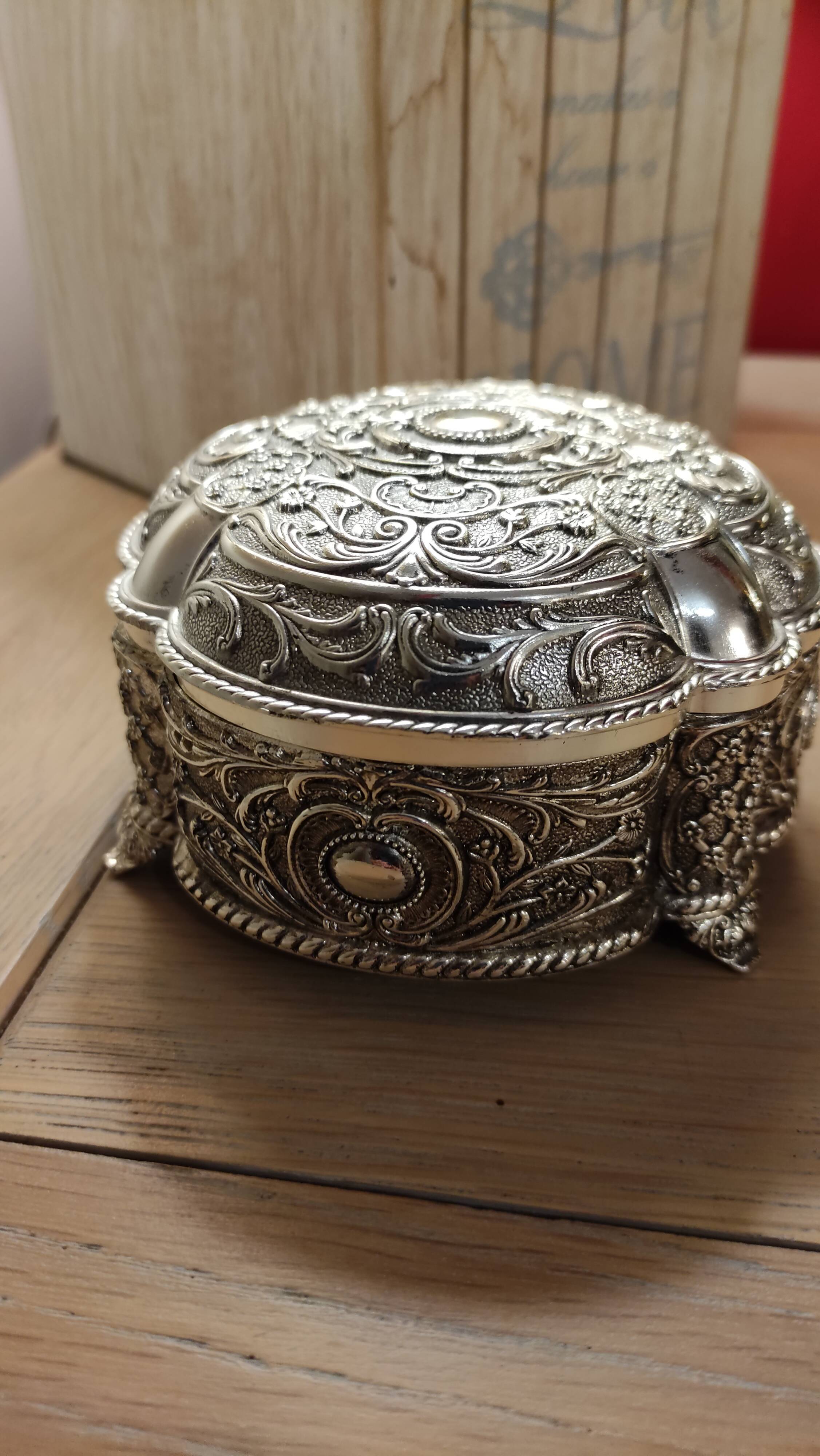 Beautiful silver metal jewelry box