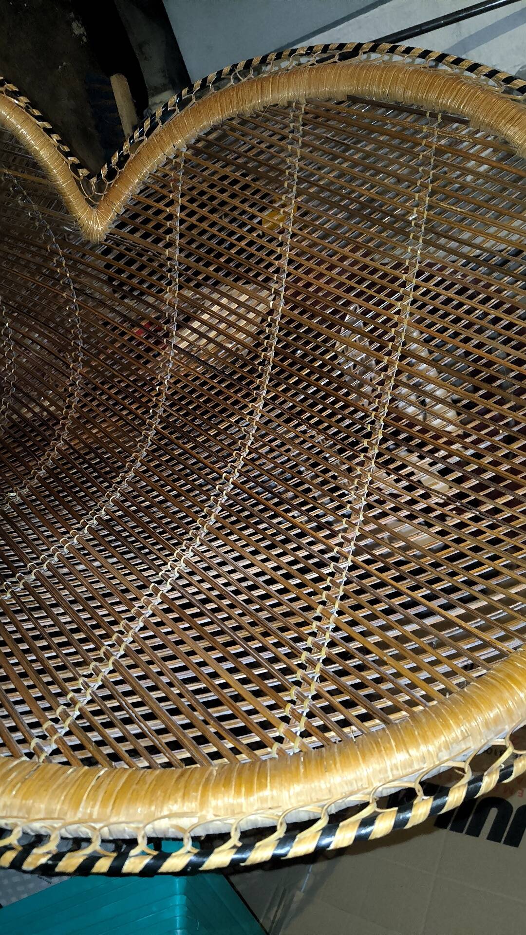 Vintage 1970s peacock chair - Philippine rattan