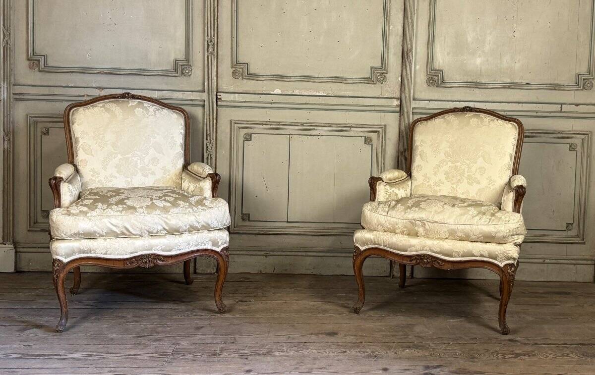 Pair of large Louis XV armchairs stamped Nicolas Quinibert Foliot, Paris, 18th century