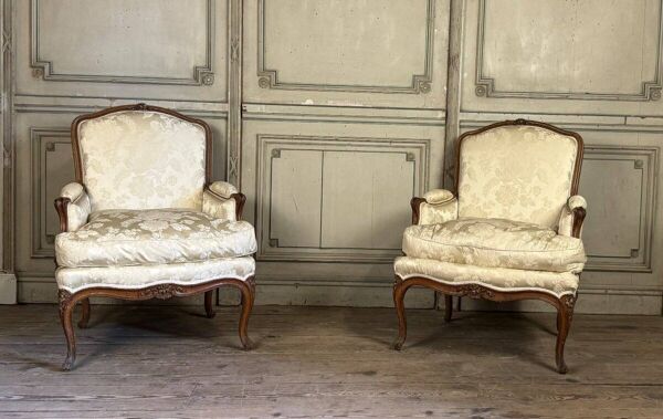 Paire de grandes bergères Louis XV estampillée Nicolas Quinibert Foliot, Paris XVIIIème siècle