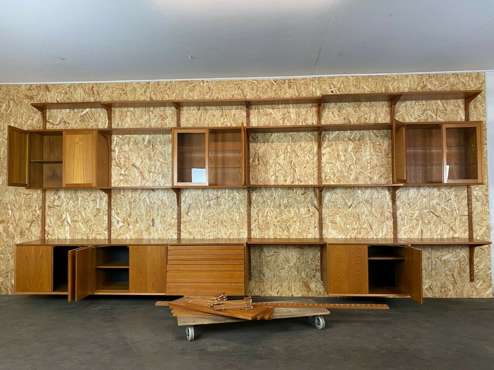 Teak wall shelf by Cado Poul Cadovius 60/70