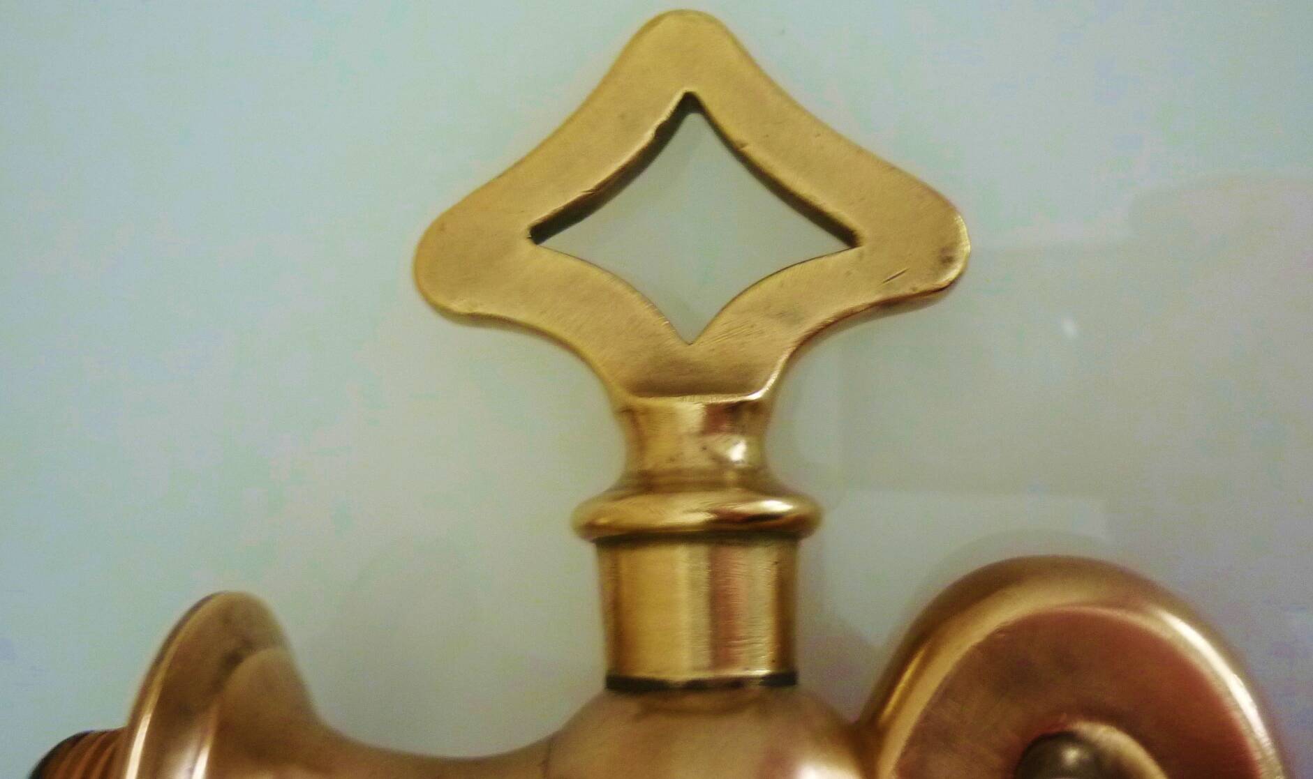 Old fountain tap for garden in brass, 4 parts