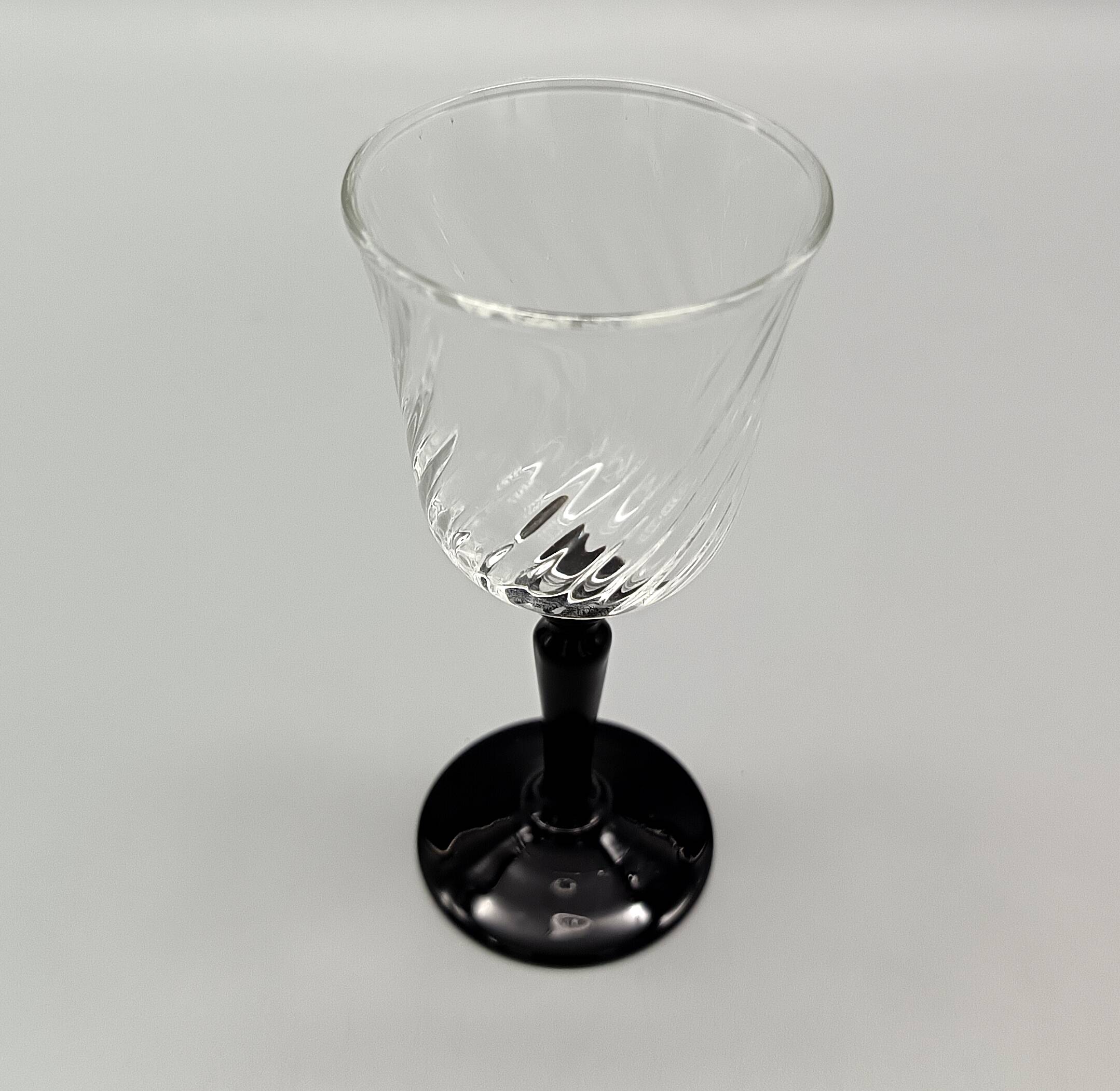 6 liqueur glasses on black opaline foot france, onyx luminarc vintage